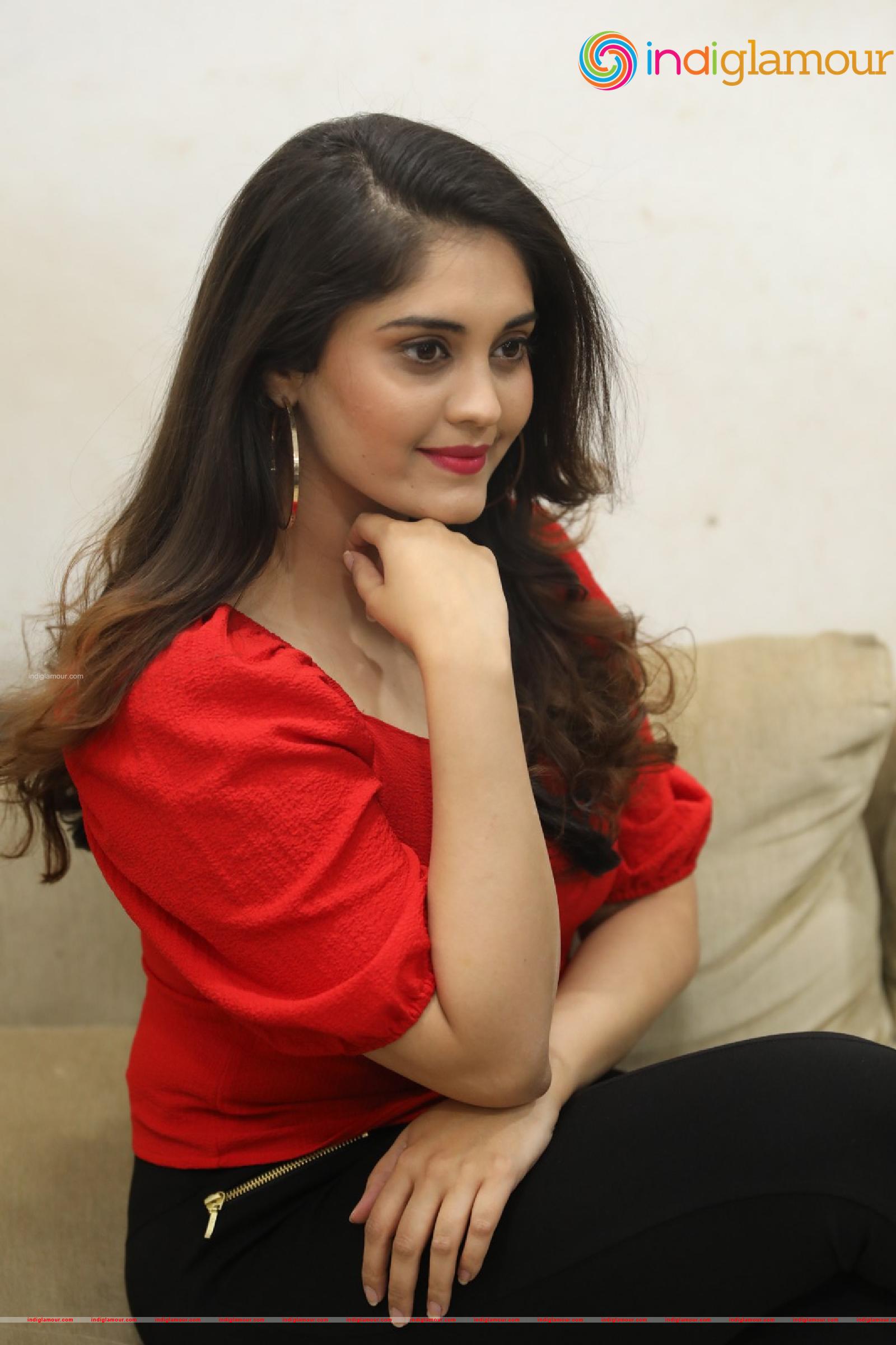 Surabhi Actress hd photo