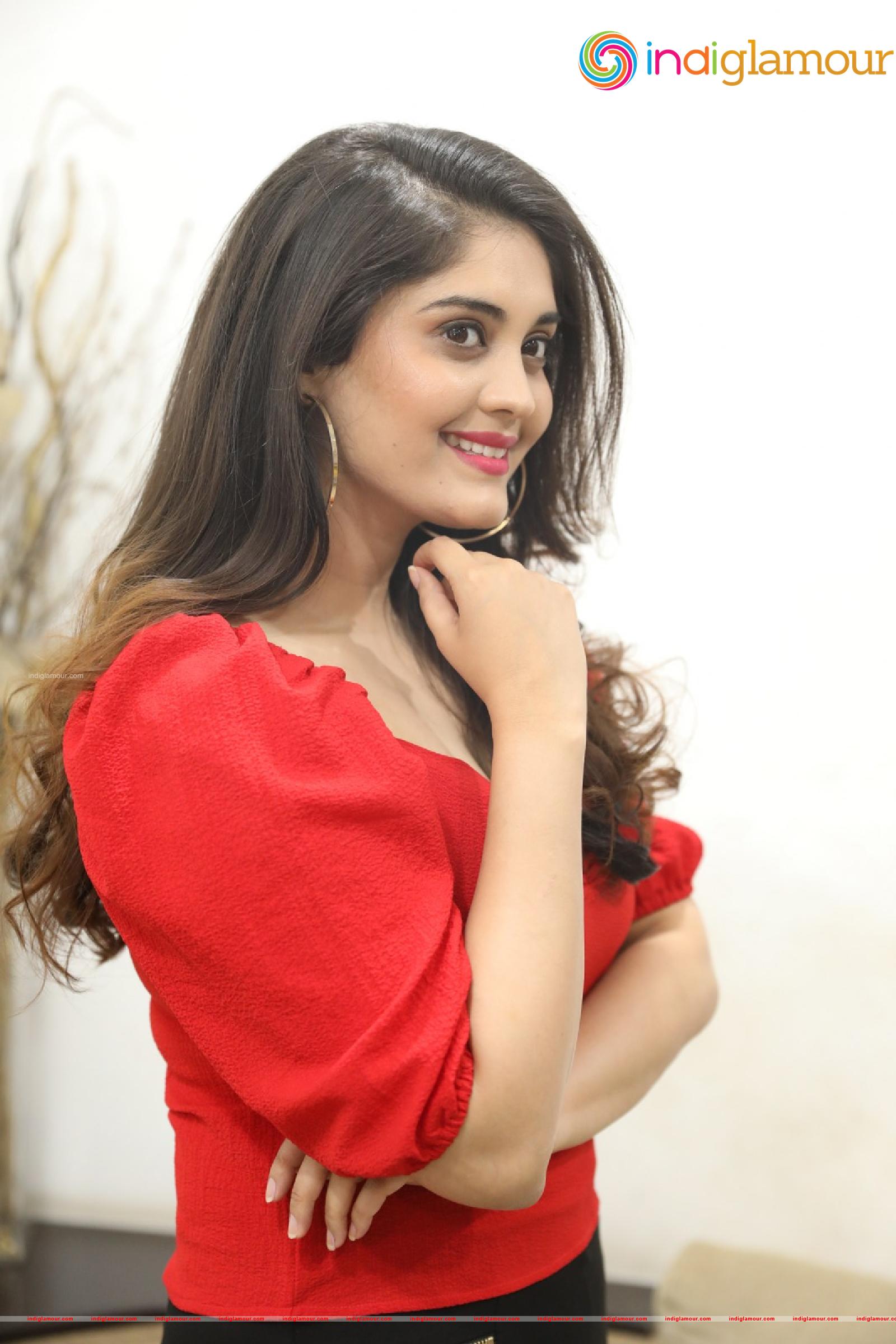 Surabhi Actress hd photo