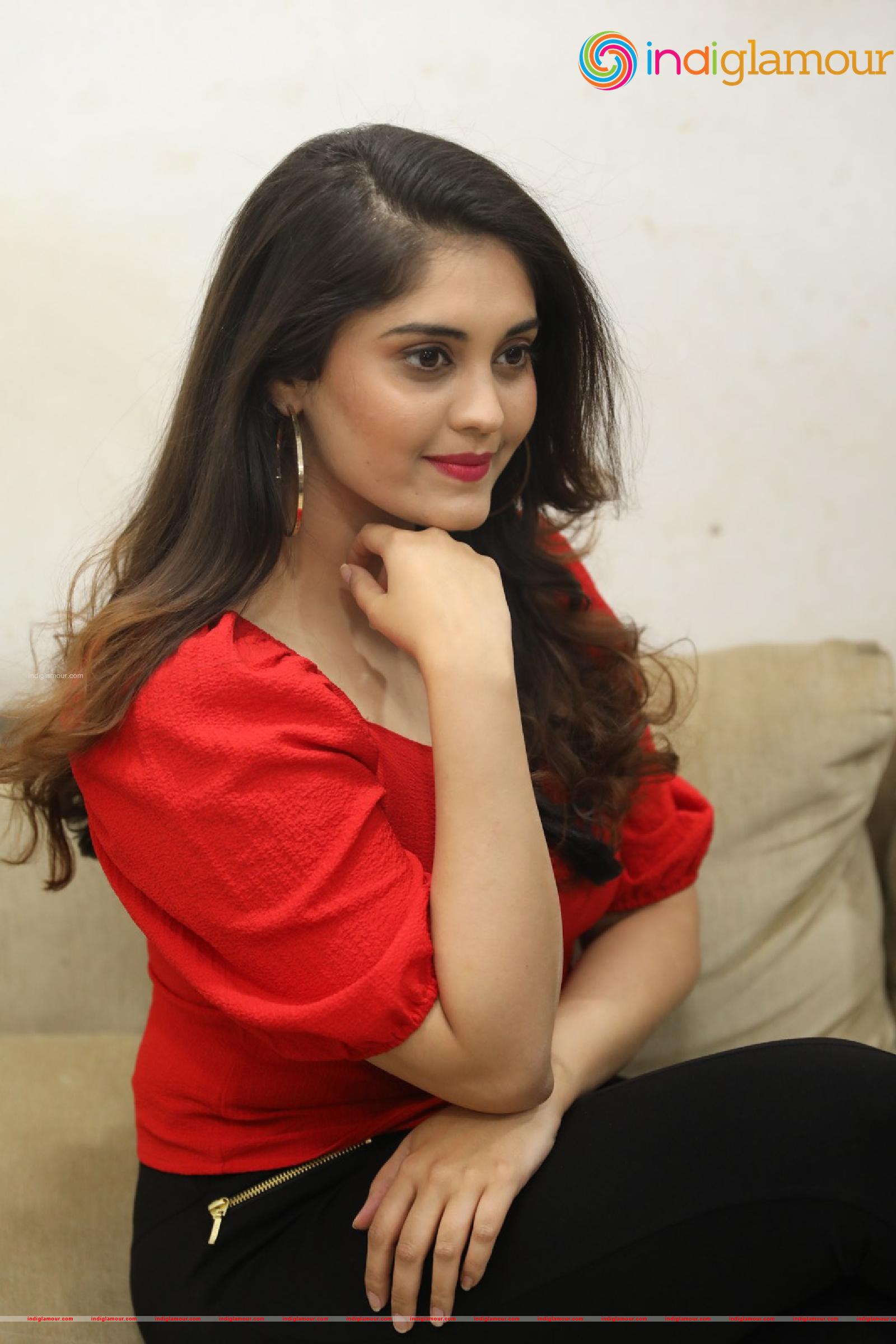 Surabhi Actress hd photo