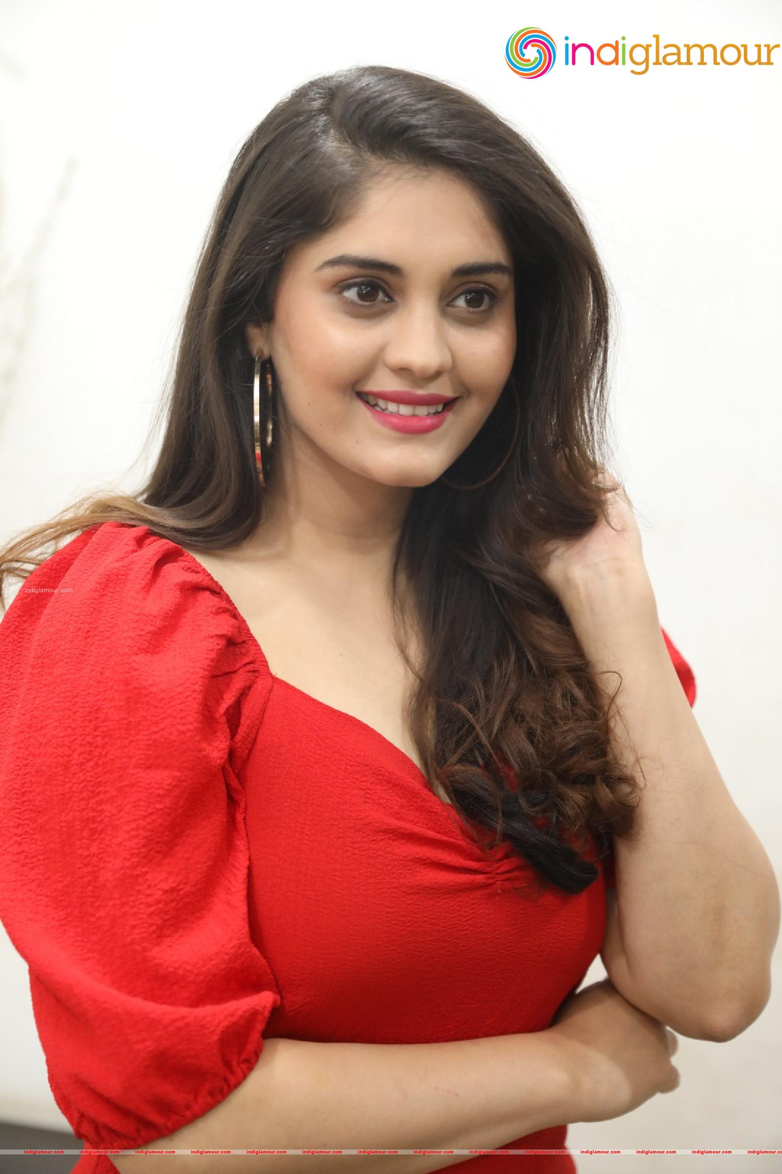 Surabhi Actress hd photo