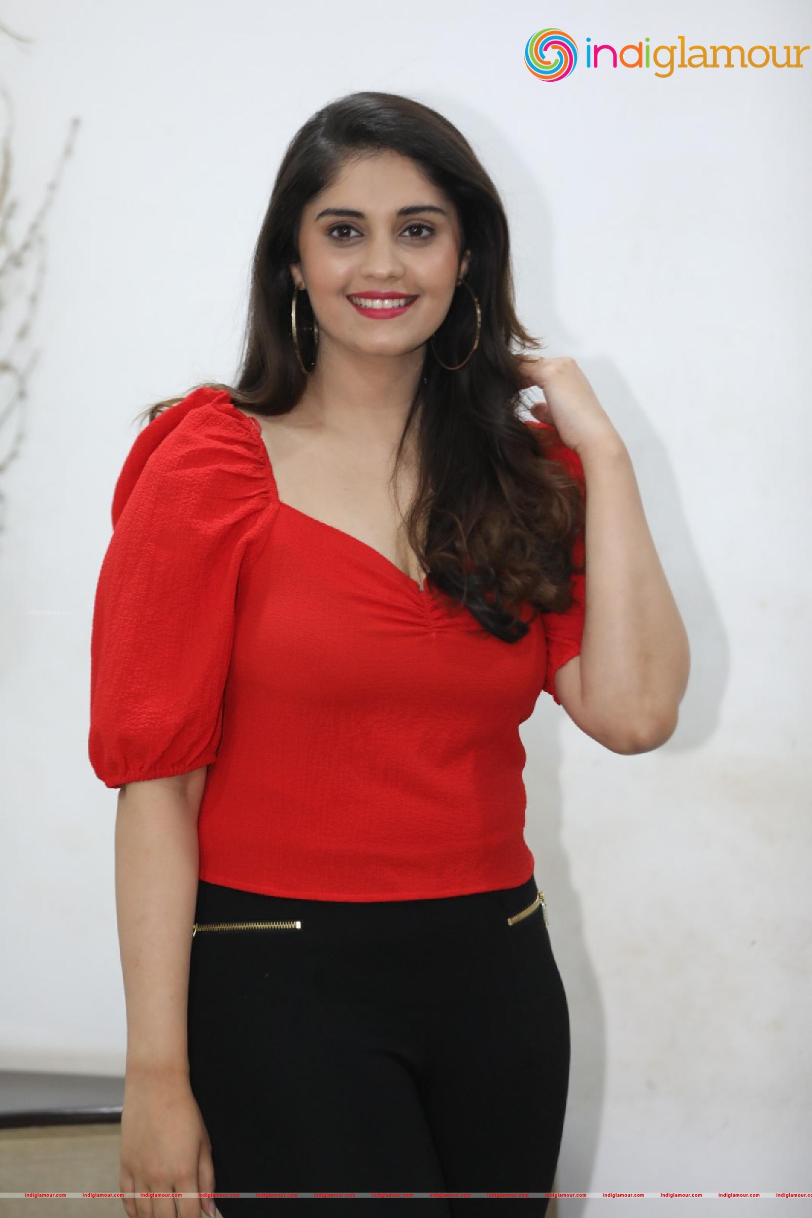 Surabhi Actress hd photo