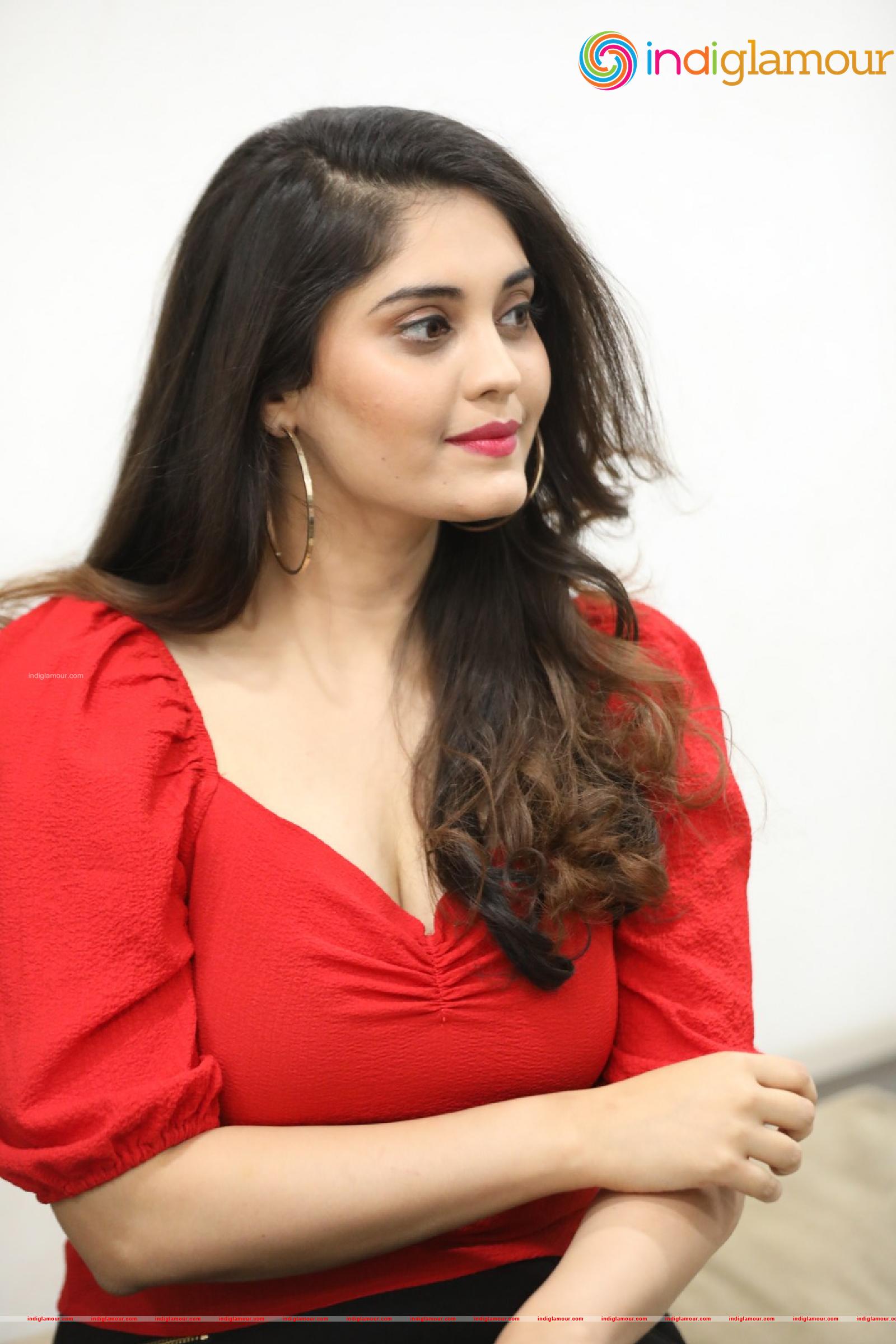 Surabhi Actress hd photo
