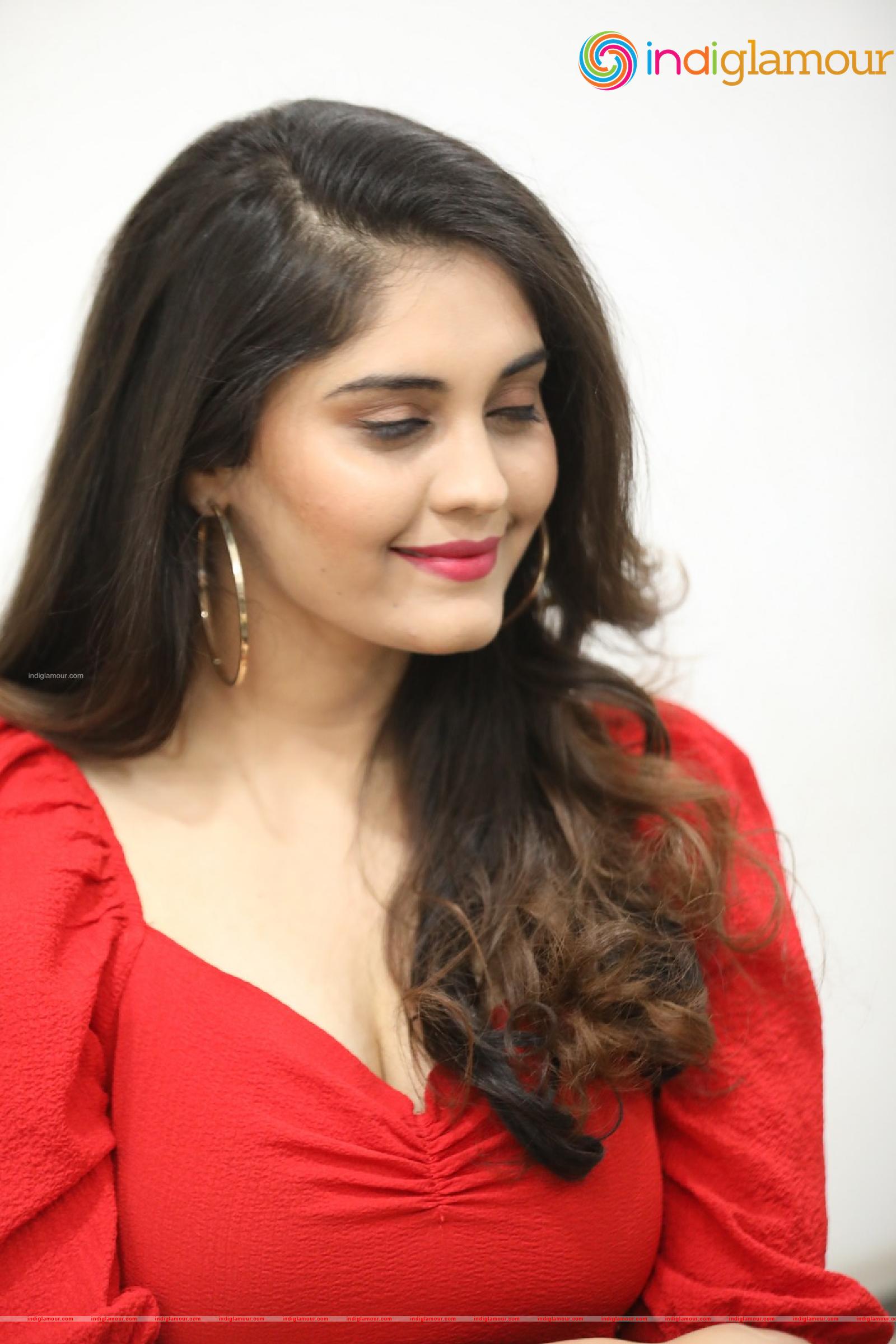 Surabhi Actress hd photo