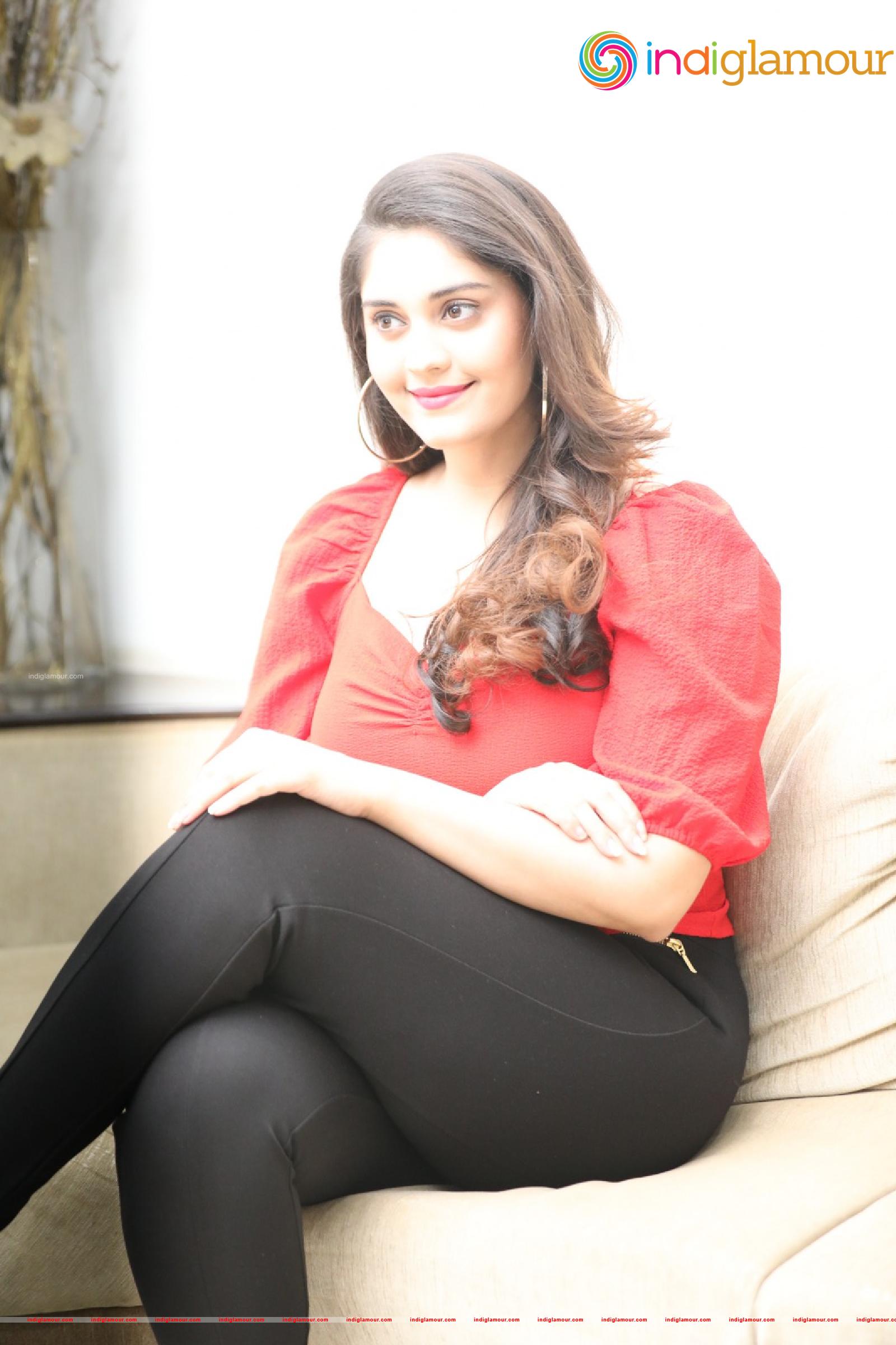 Surabhi Actress hd photo