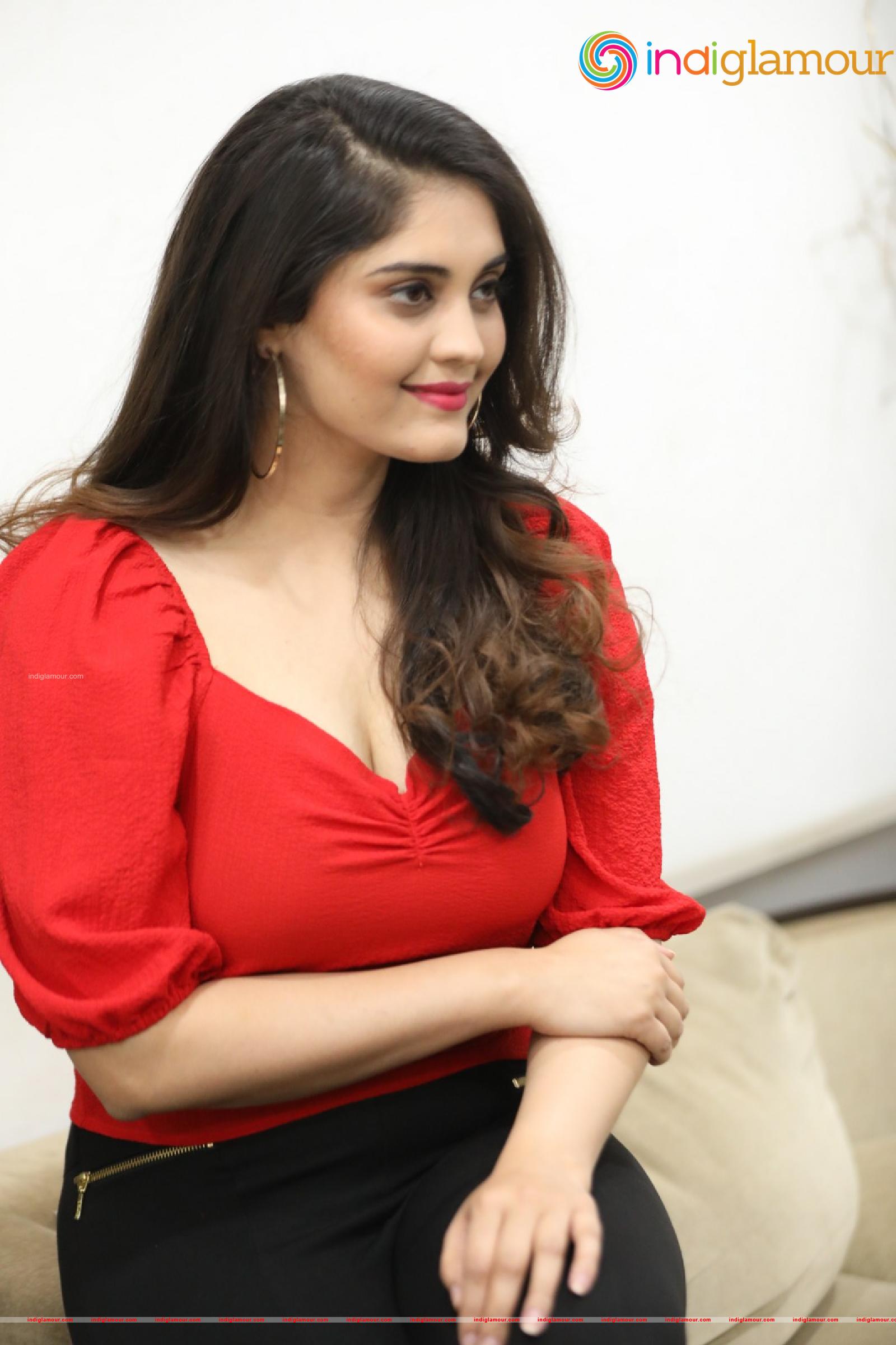 Surabhi Actress hd photo