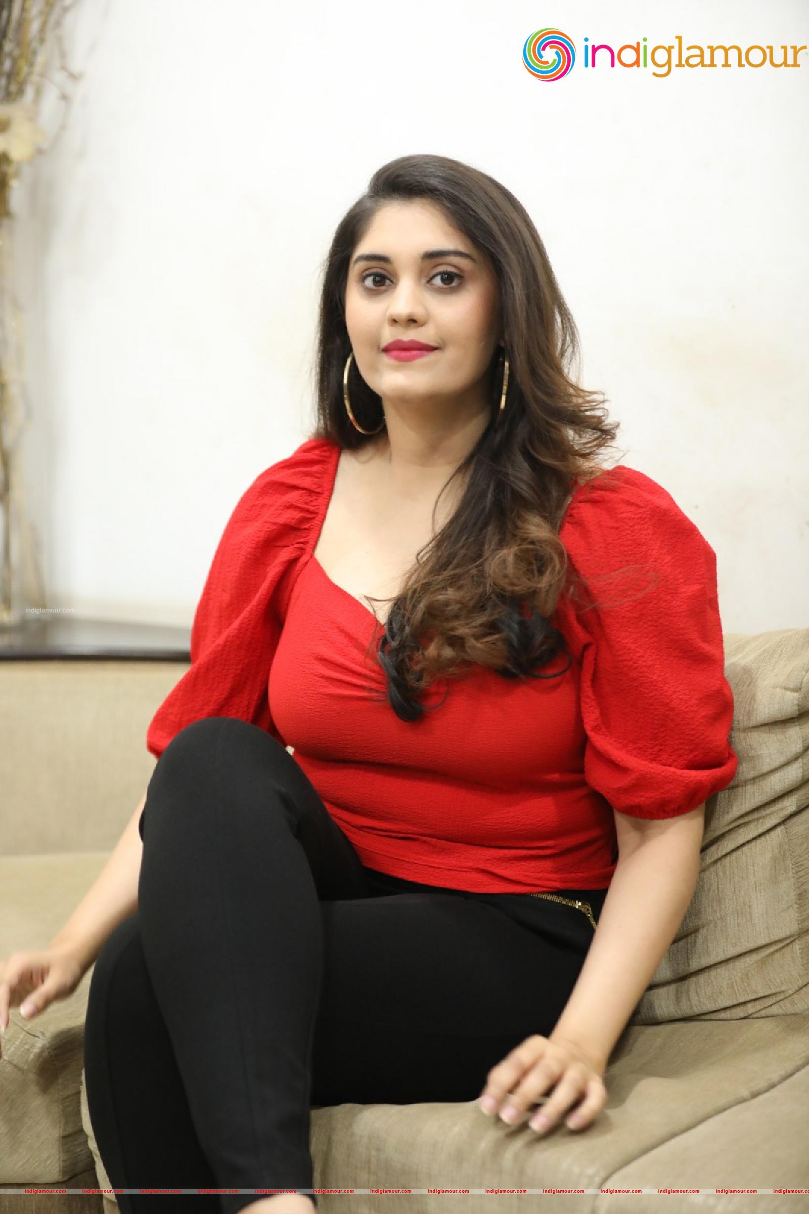 Surabhi Actress hd photo