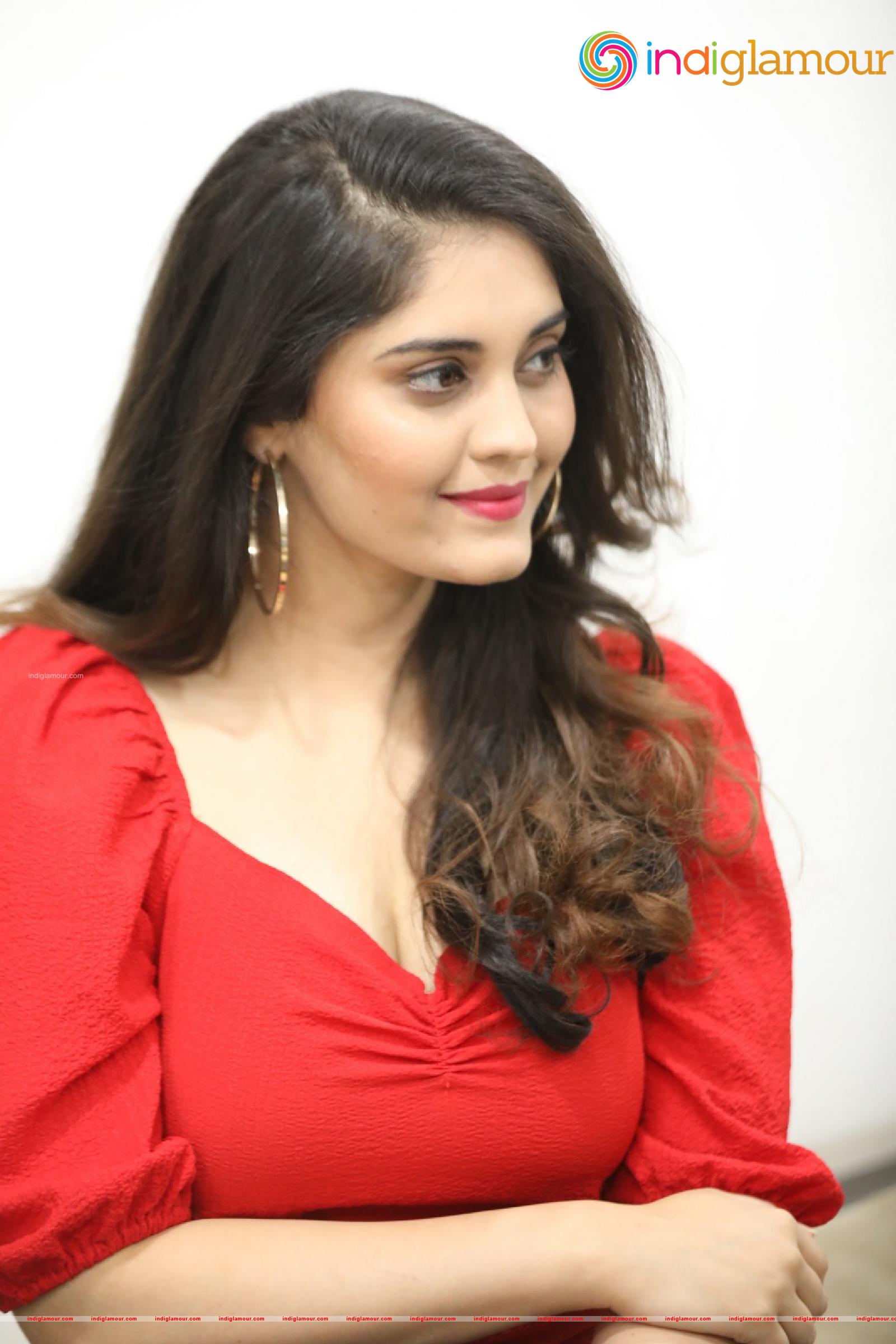 Surabhi Actress hd photo