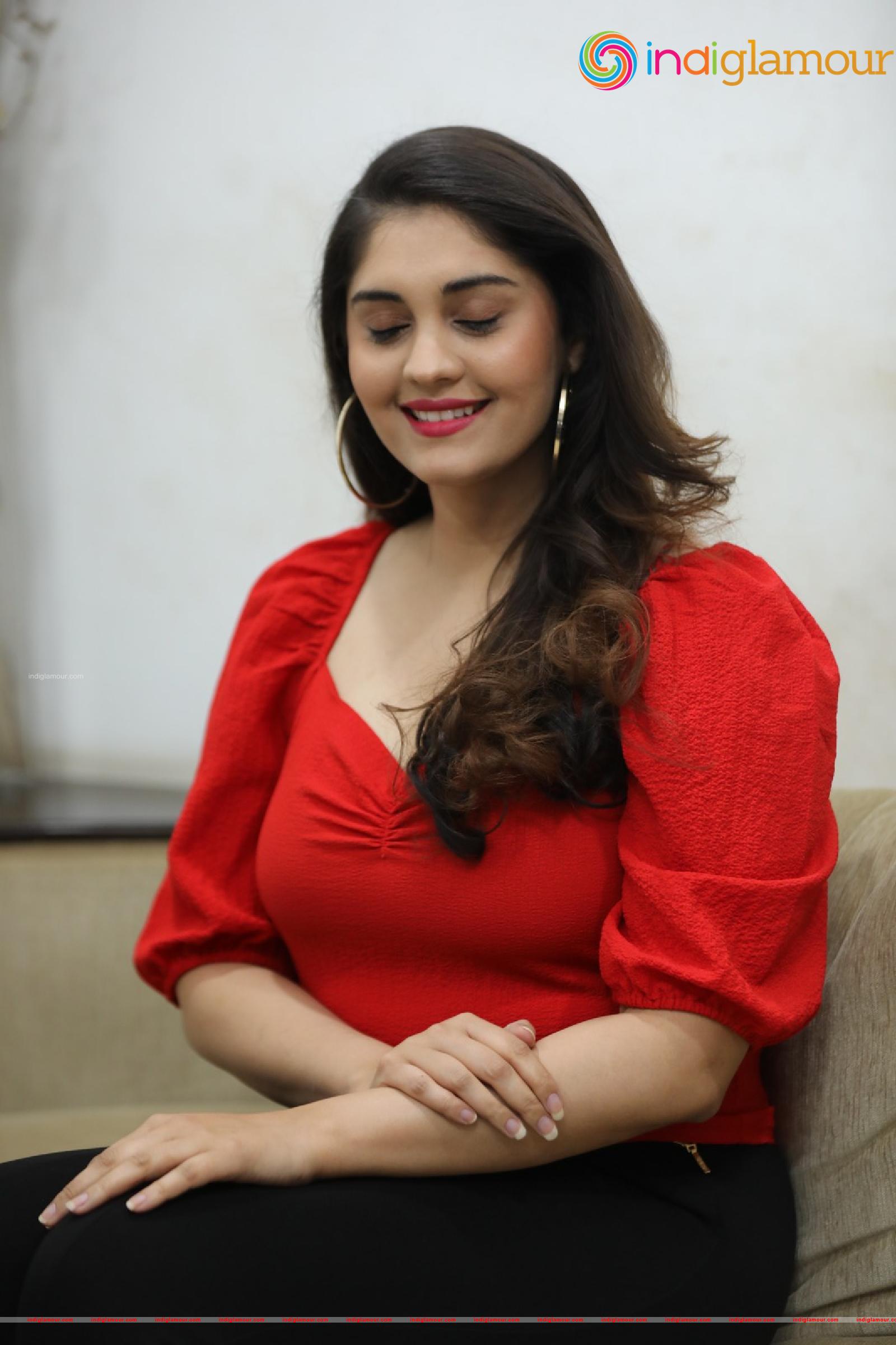 Surabhi Actress hd photo