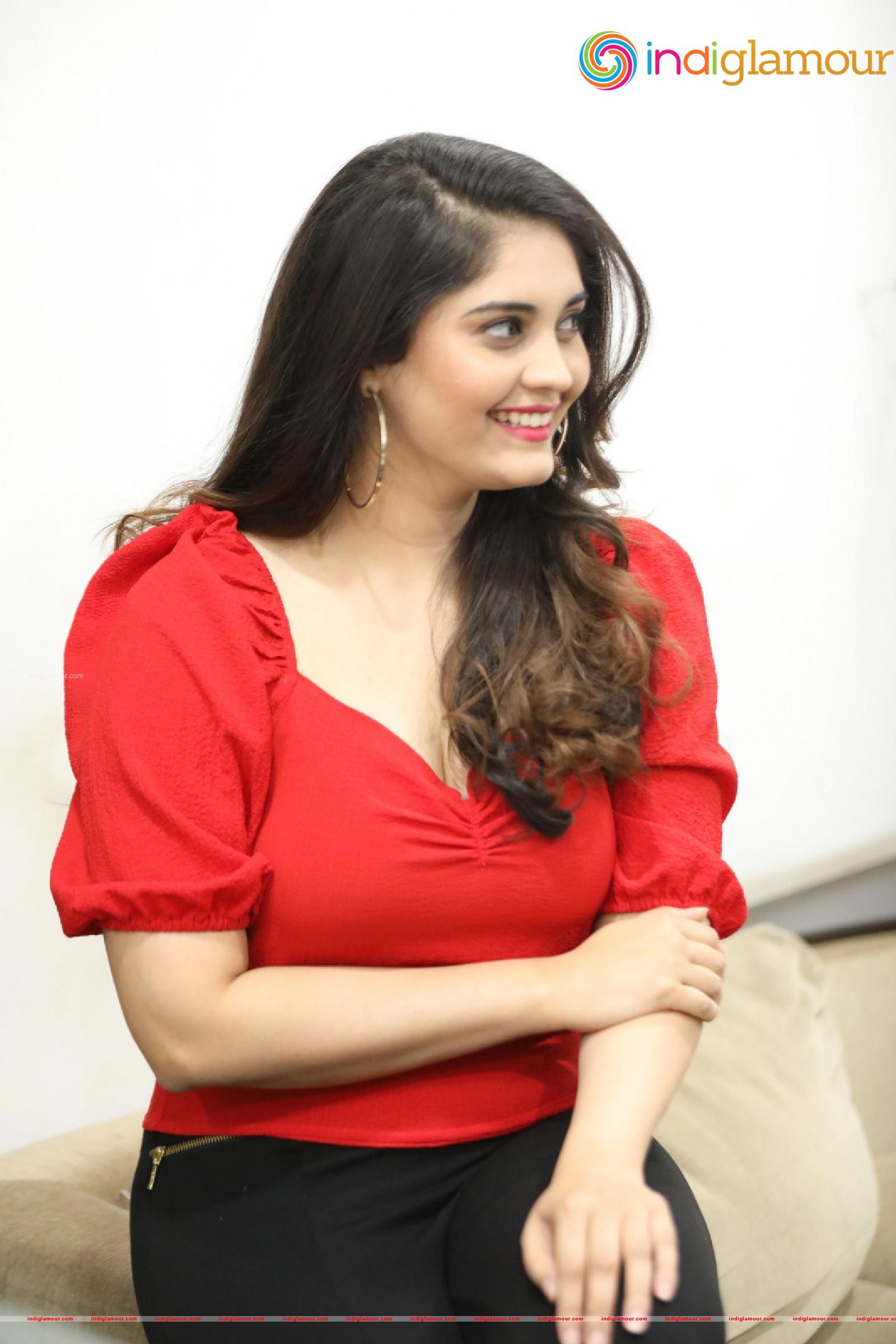 Surabhi Actress hd photo