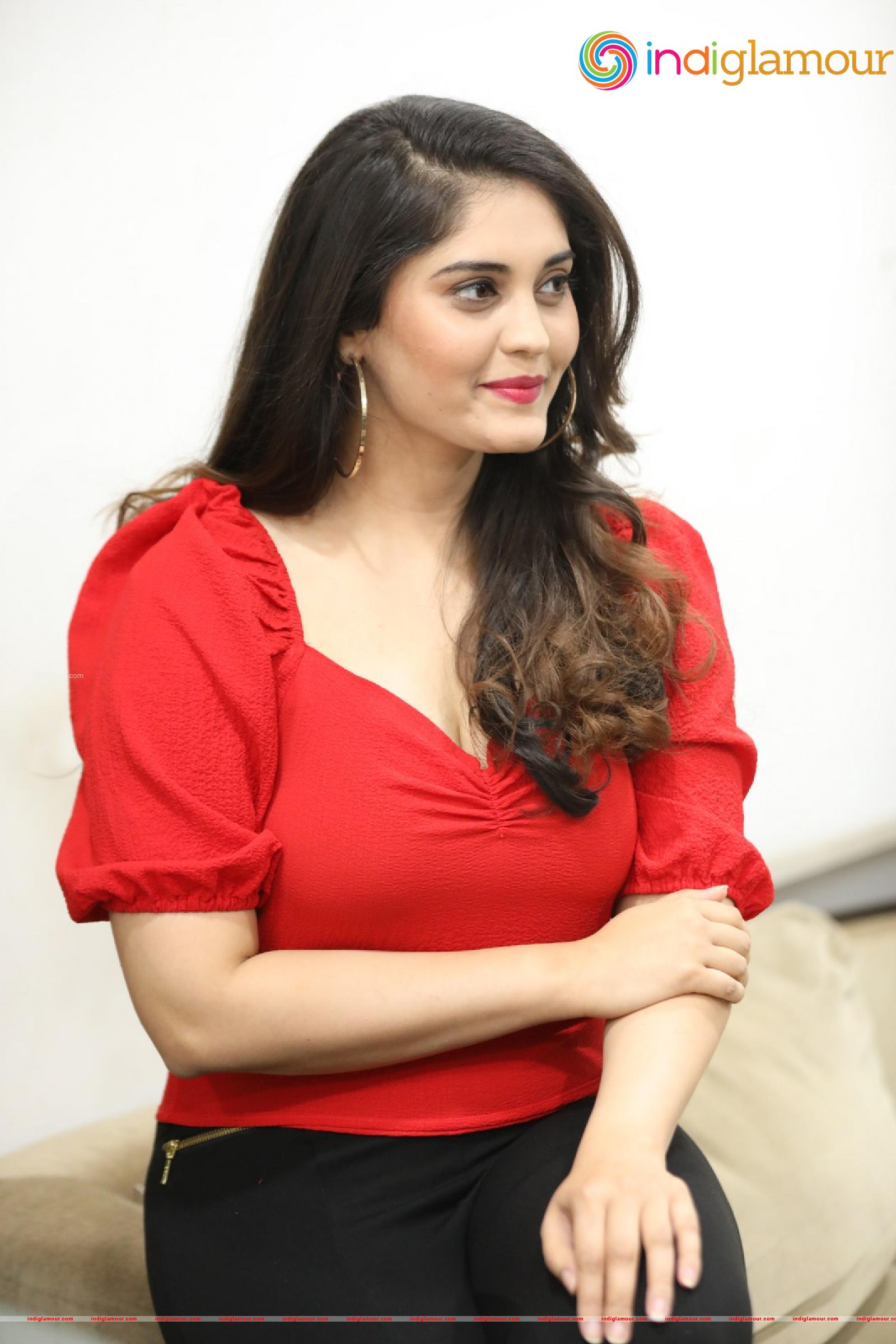 Surabhi Actress hd photo