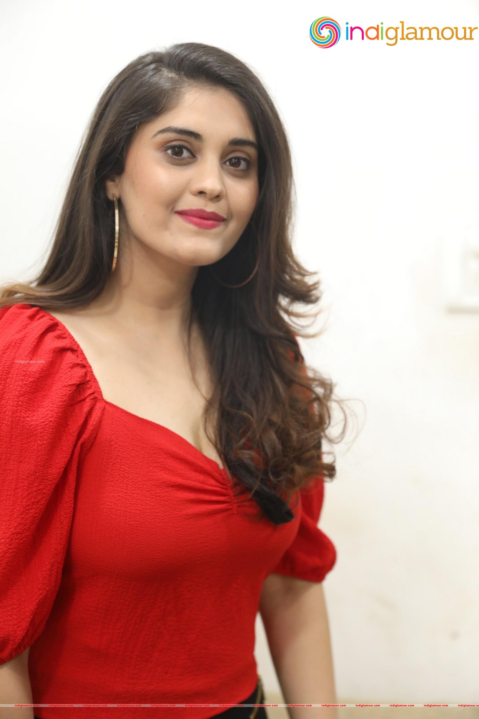 Surabhi Actress hd photo