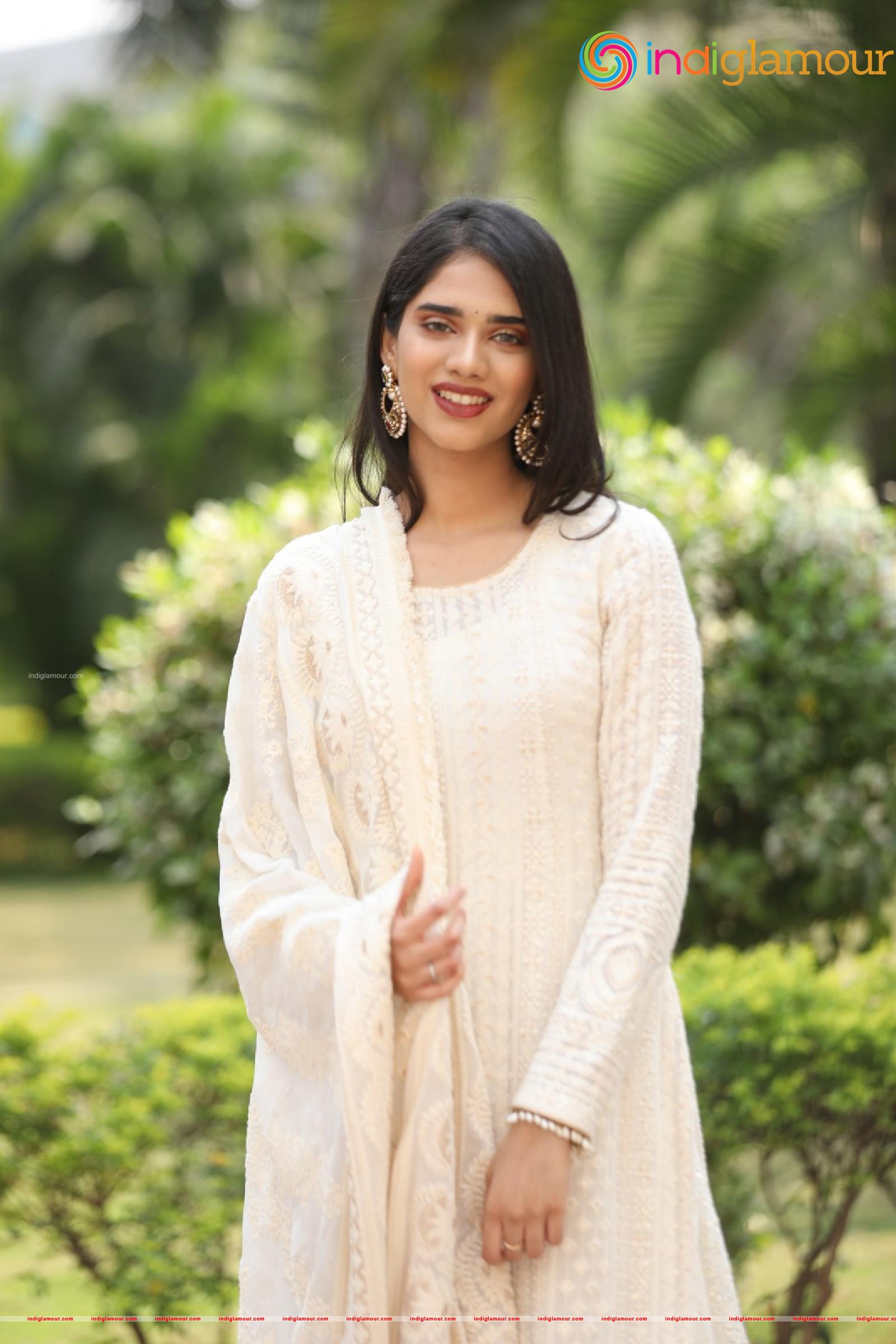 Tanvi Akaanksha Actress hd photo