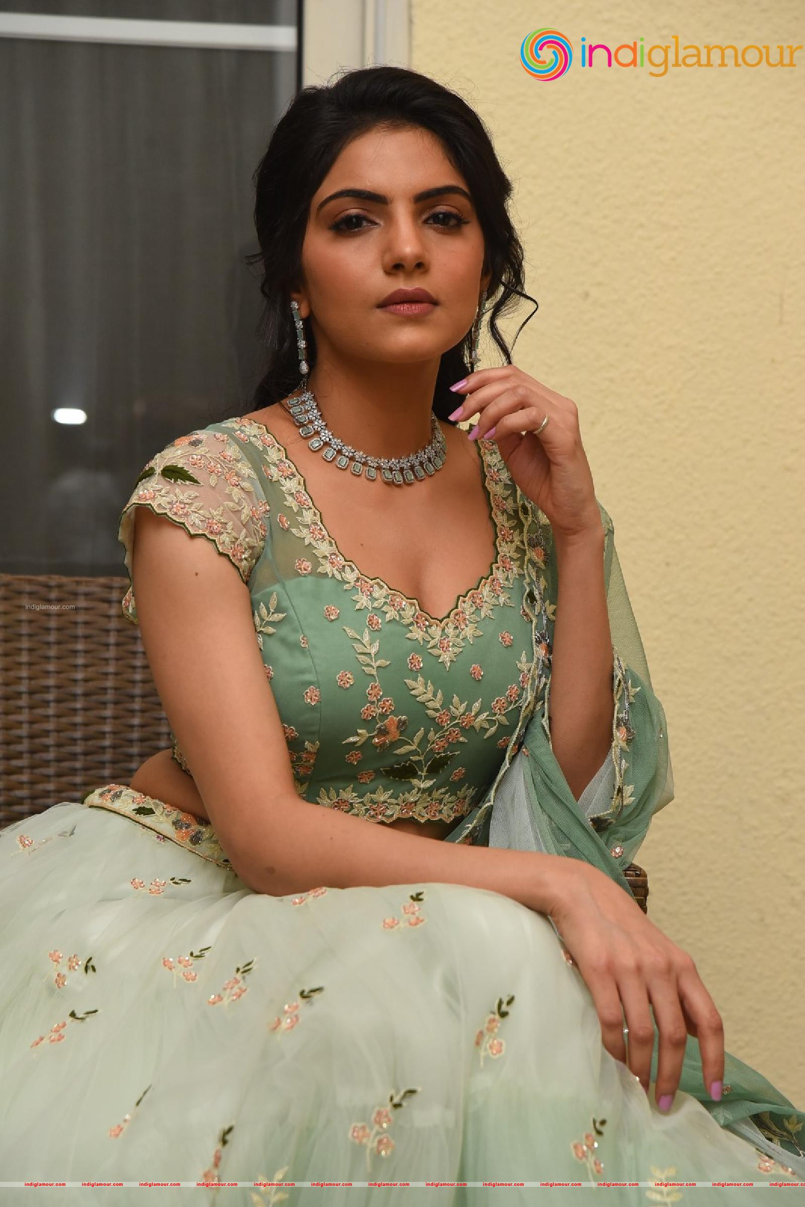 Misha Narang Actress hd photo