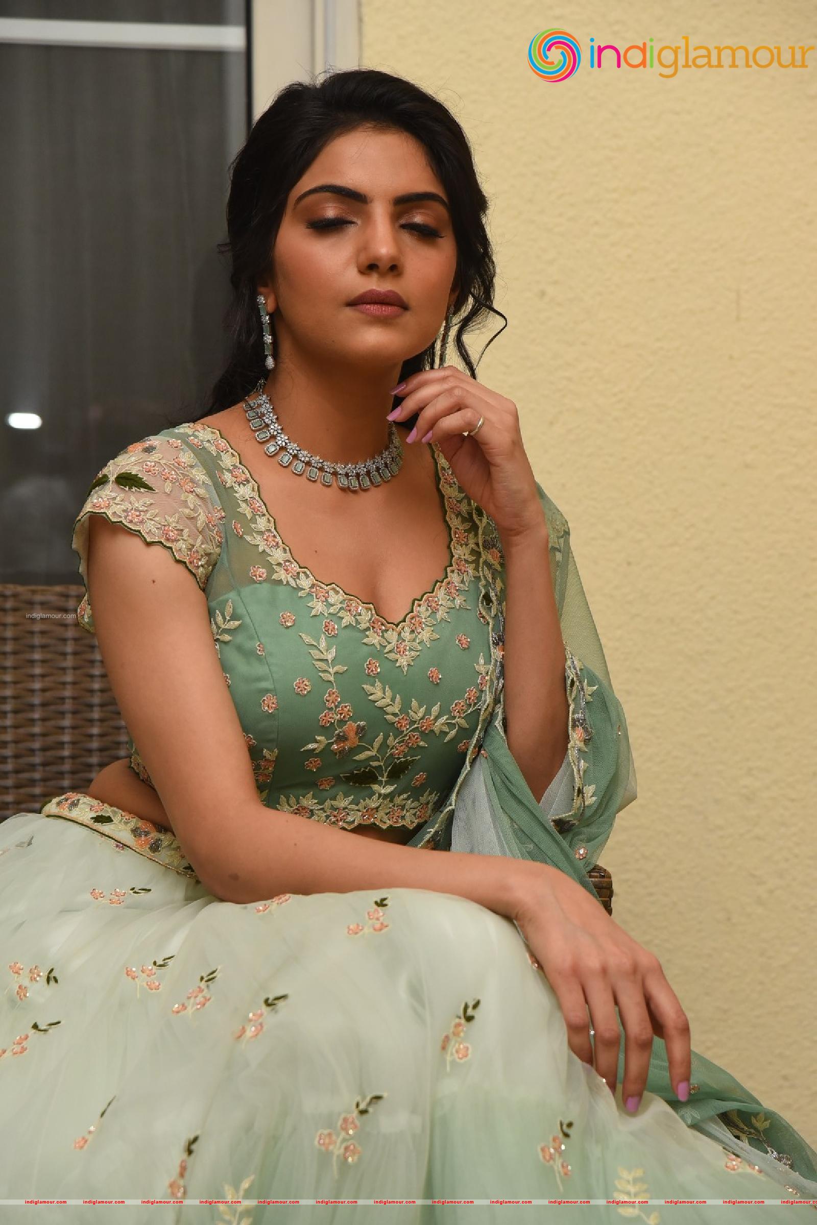 Misha Narang Actress hd photo