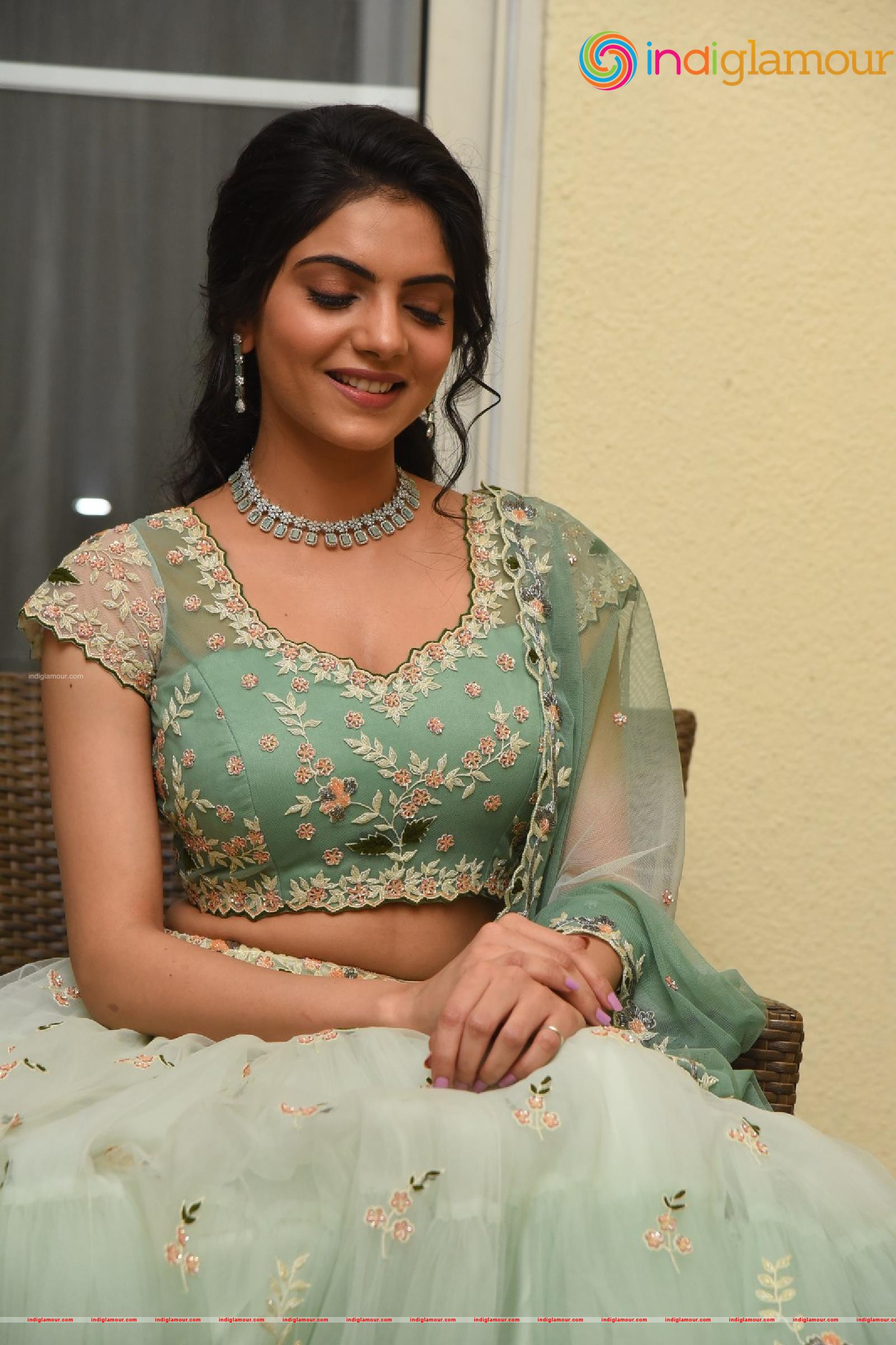 Misha Narang Actress hd photo