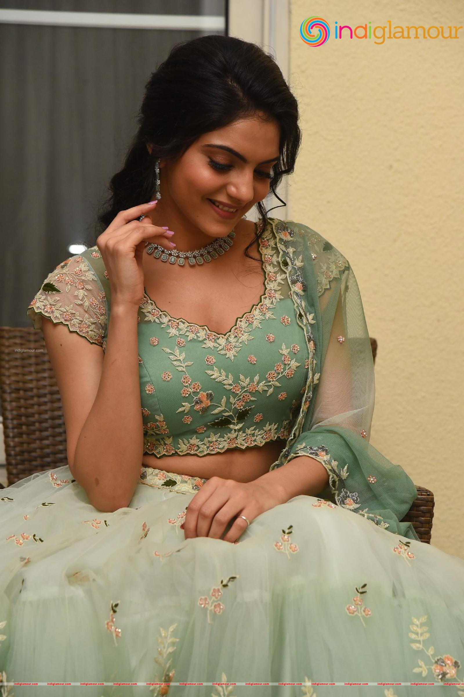 Misha Narang Actress hd photo