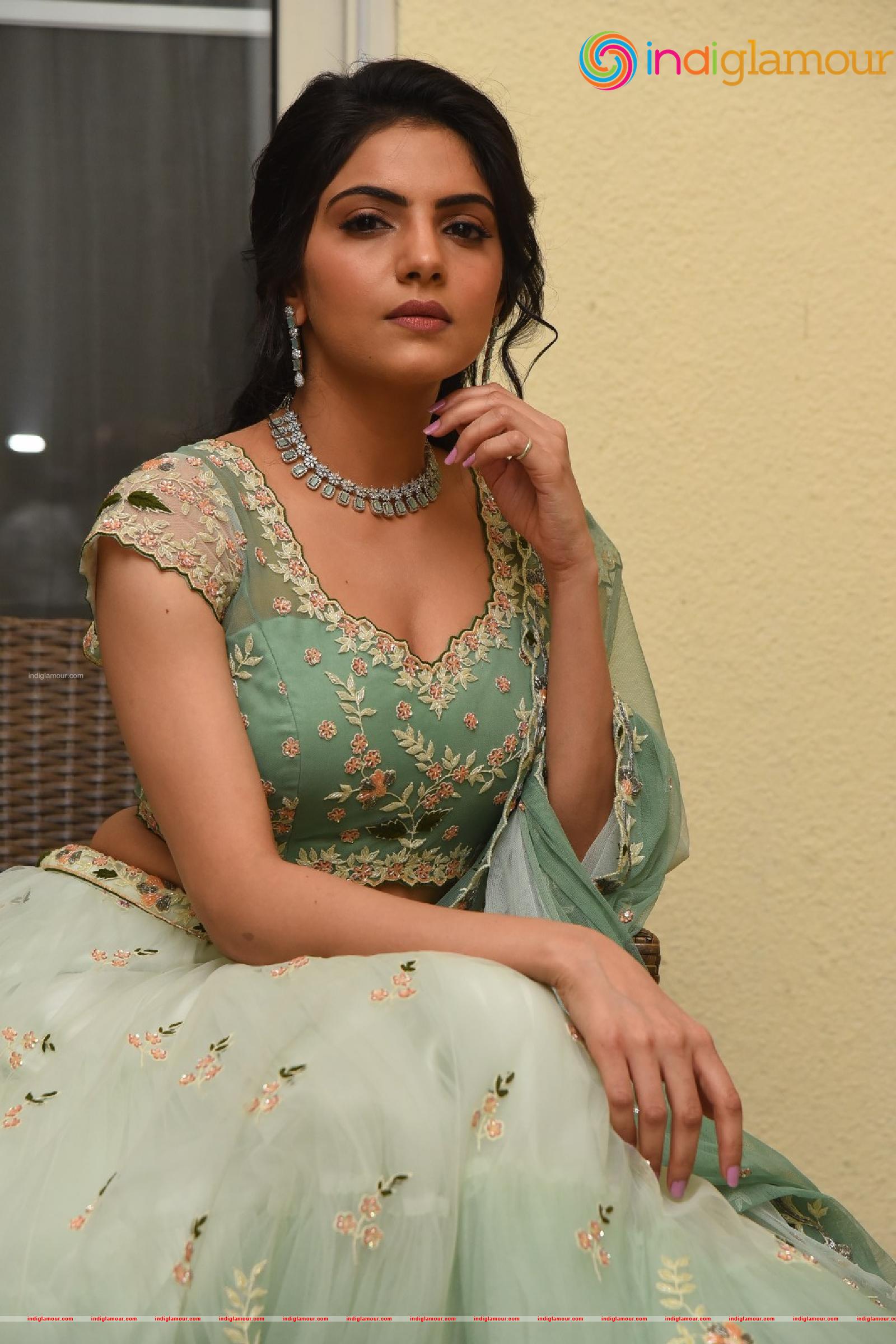 Misha Narang Actress hd photo