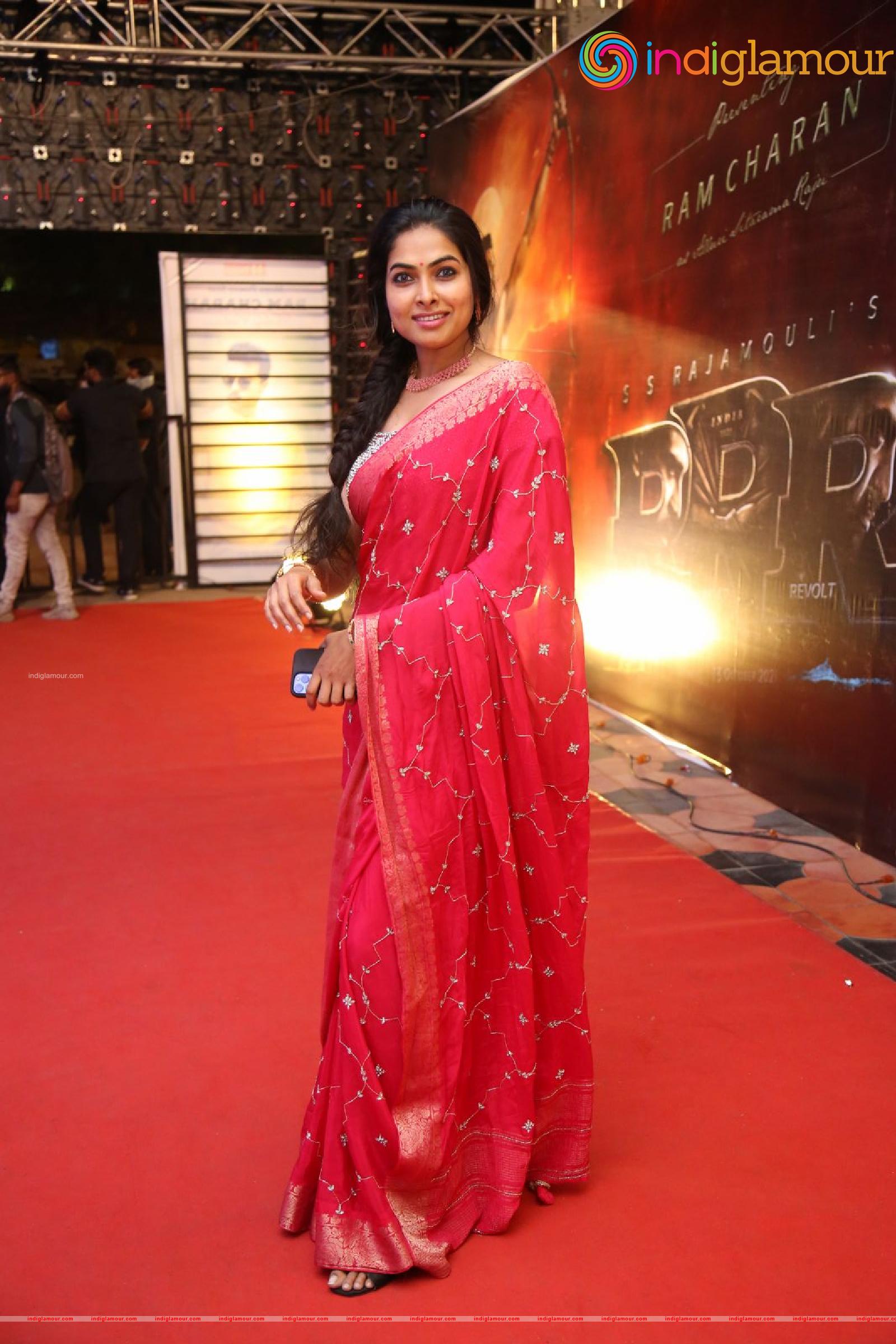 Divi Vadthya Actress hd photo