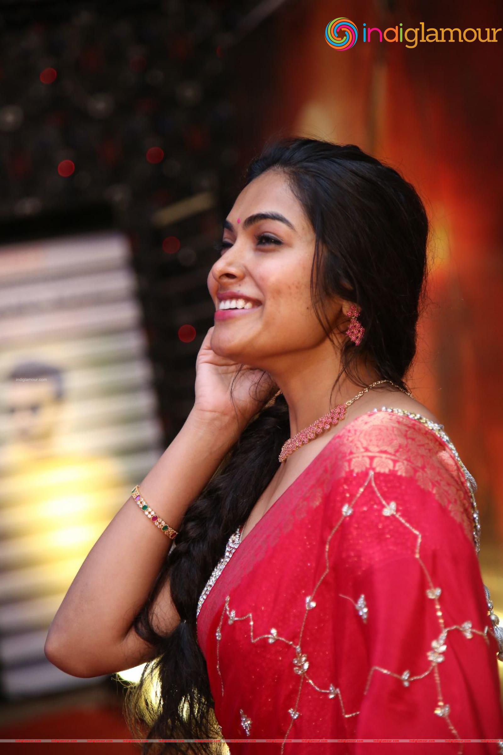Divi Vadthya Actress hd photo