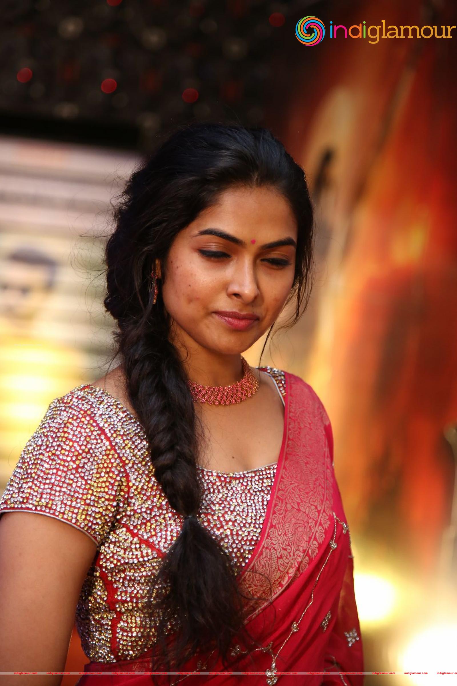 Divi Vadthya Actress hd photo