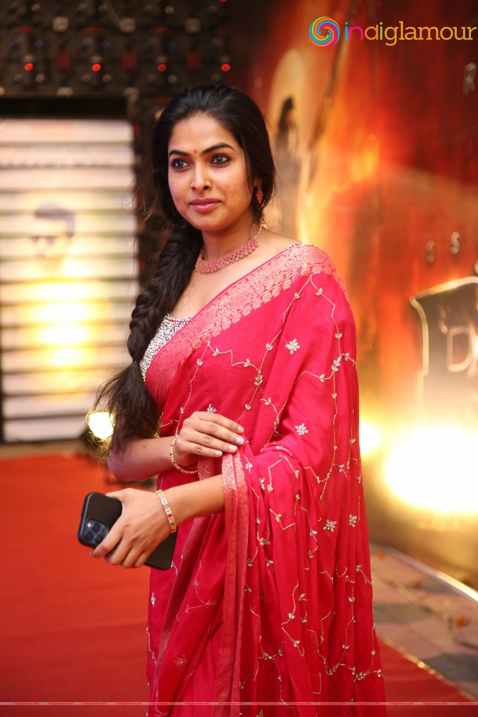 Divi Vadthya Actress hd photo