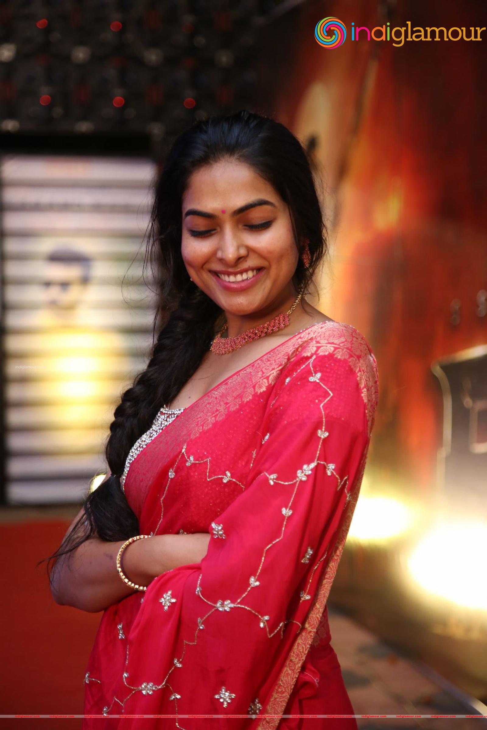 Divi Vadthya Actress hd photo
