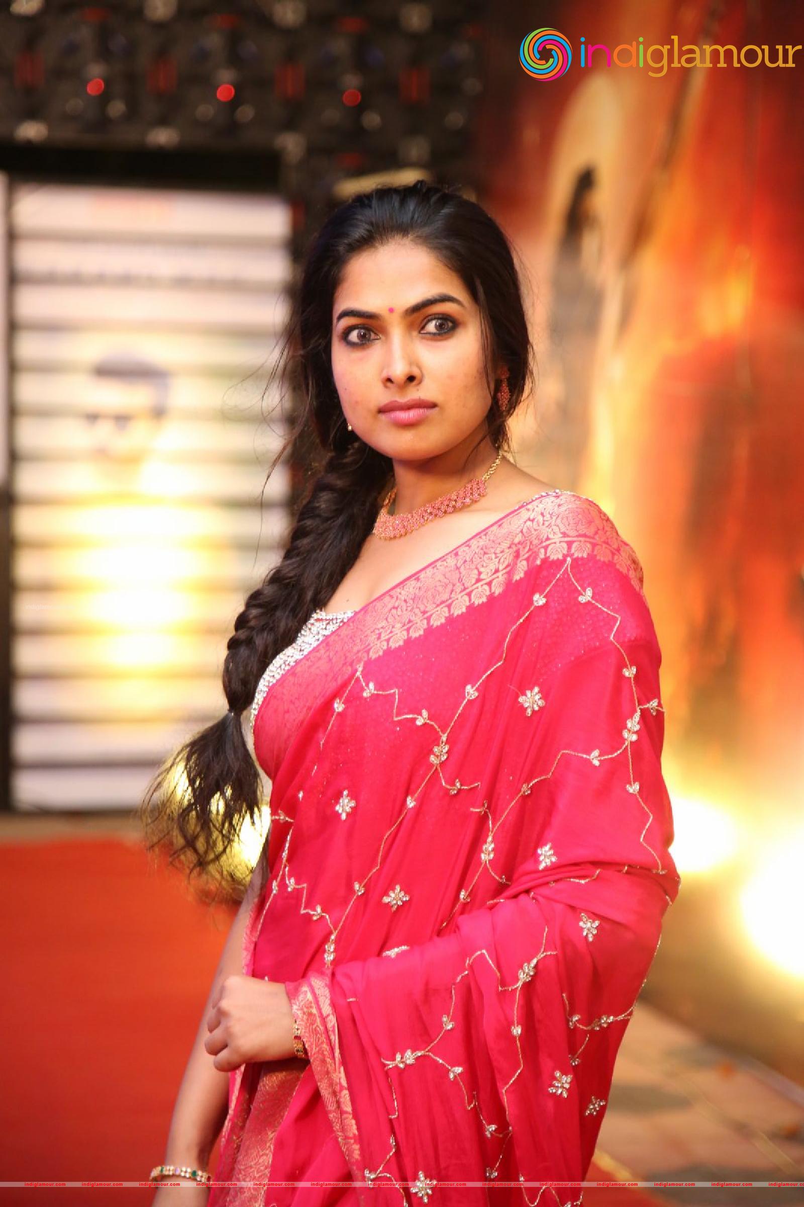 Divi Vadthya Actress hd photo