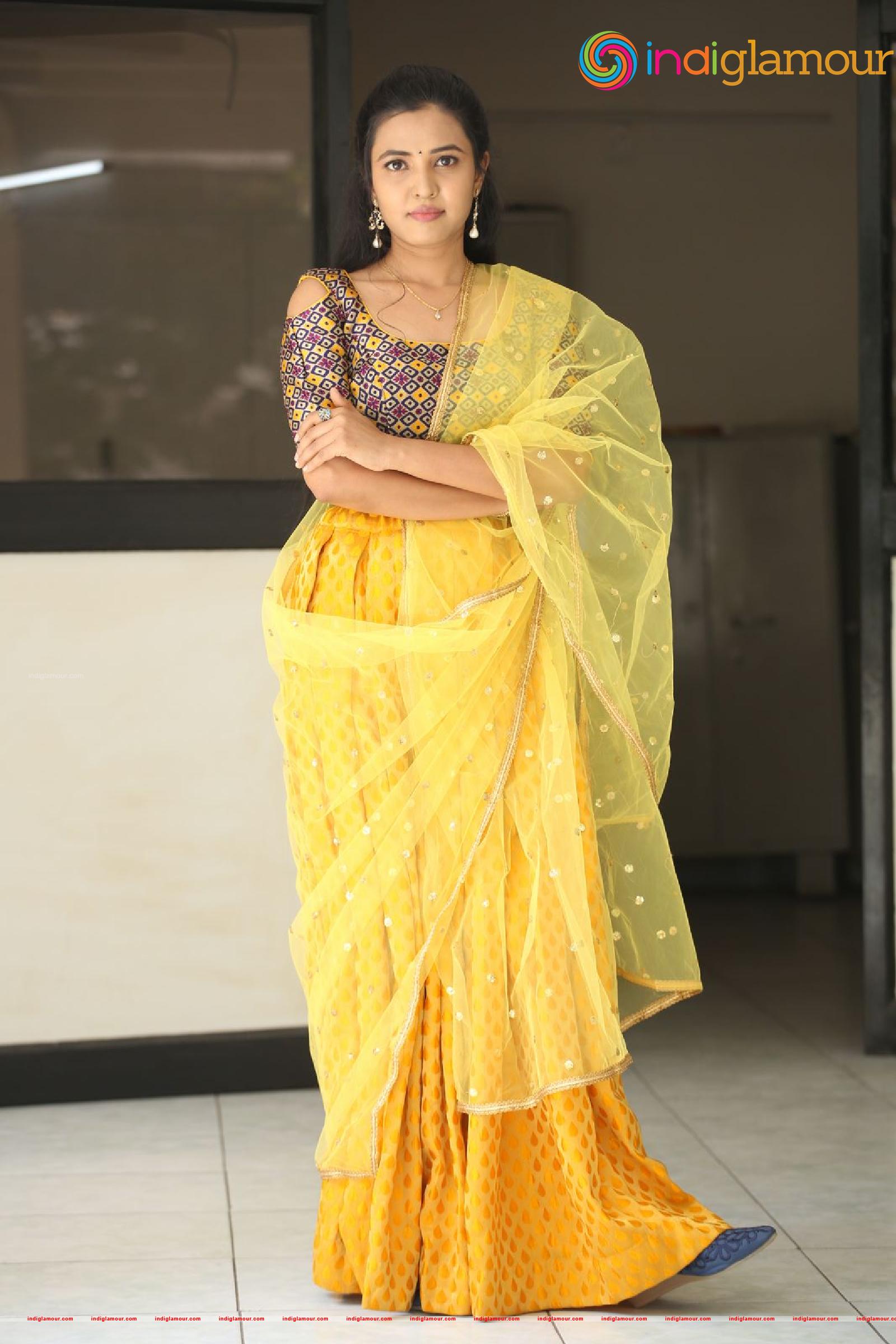 Sunitha Sadhguru Actress hd photo