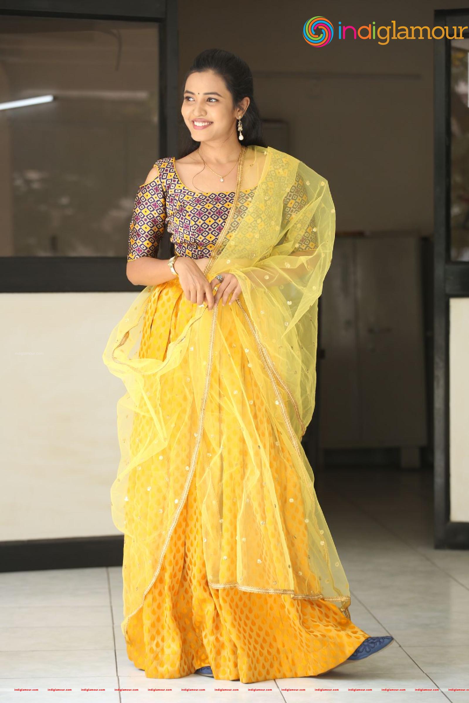 Sunitha Sadhguru Actress hd photo