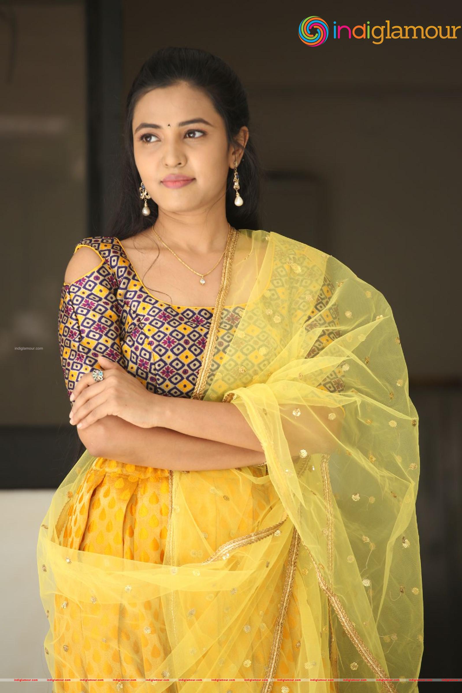 Sunitha Sadhguru Actress hd photo