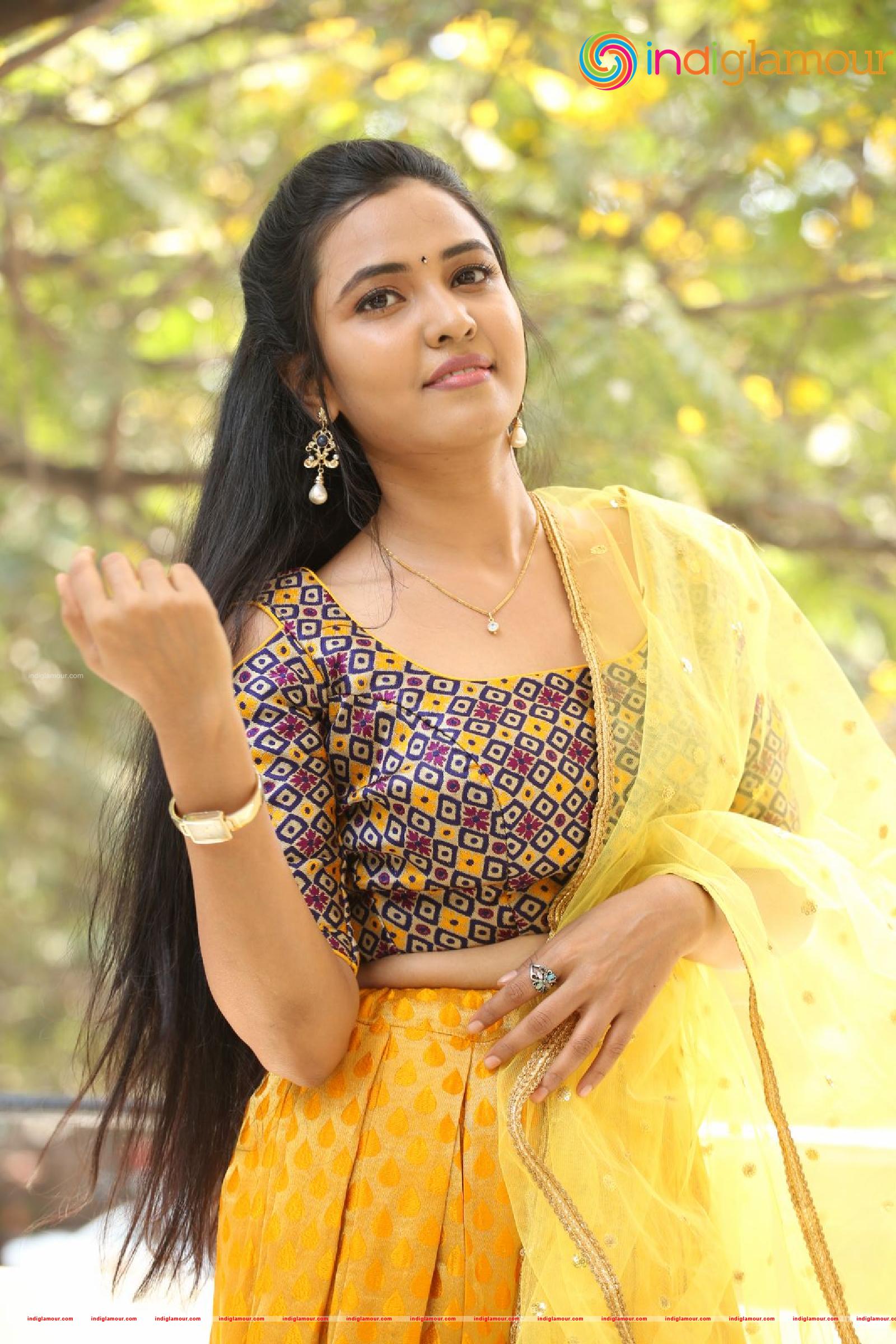 Sunitha Sadhguru Actress hd photo