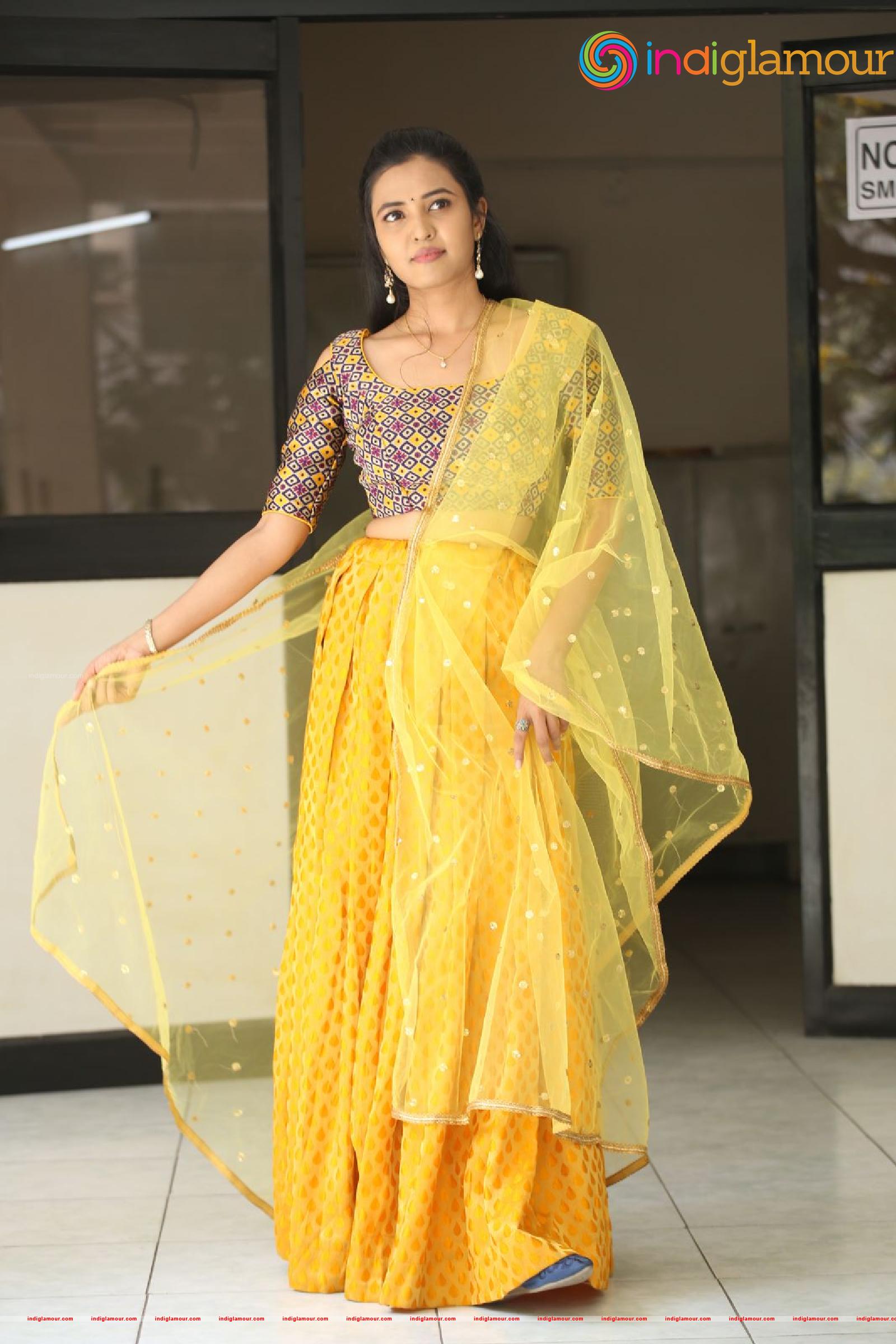 Sunitha Sadhguru Actress hd photo