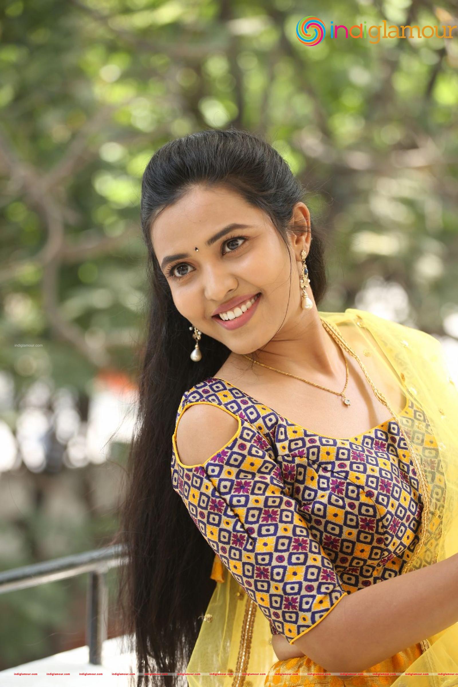 Sunitha Sadhguru Actress hd photo