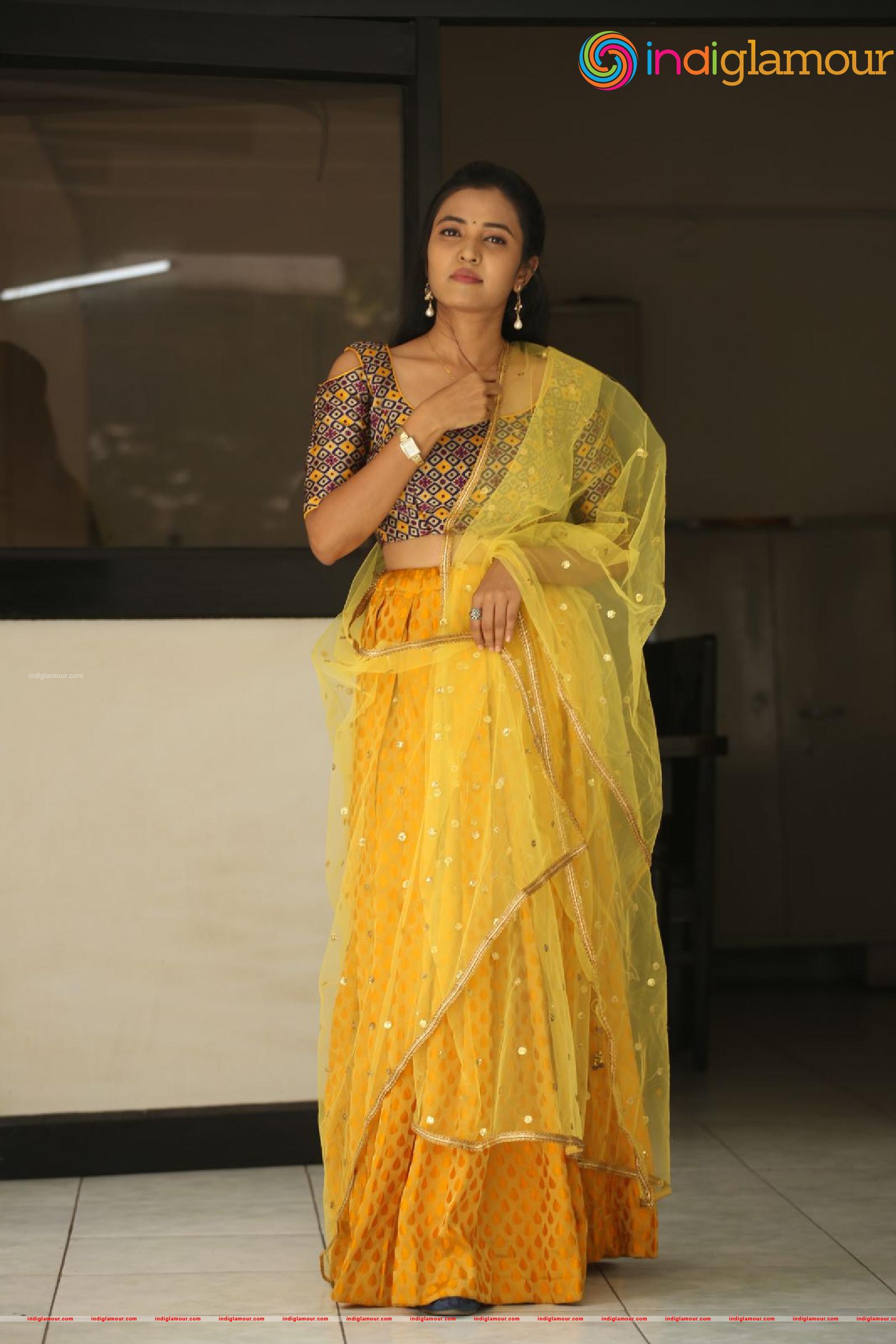 Sunitha Sadhguru Actress hd photo