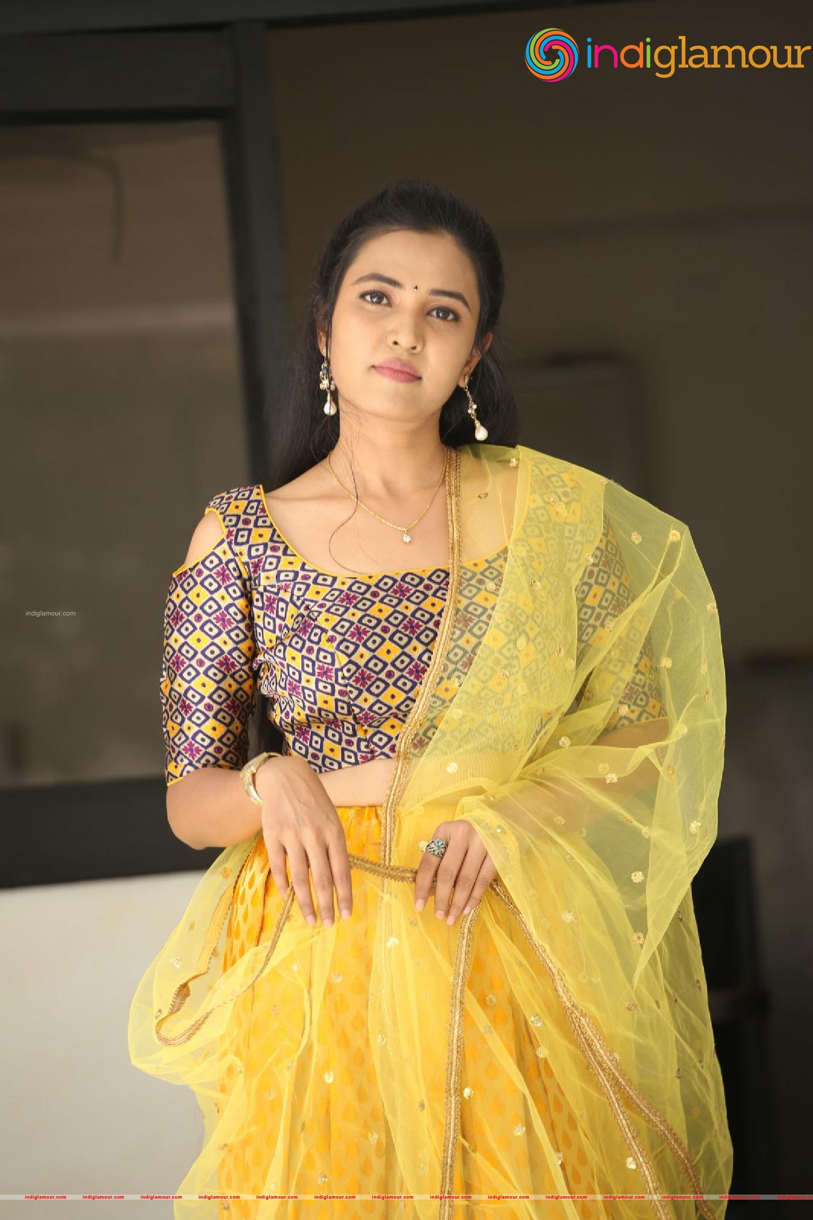 Sunitha Sadhguru Actress hd photo