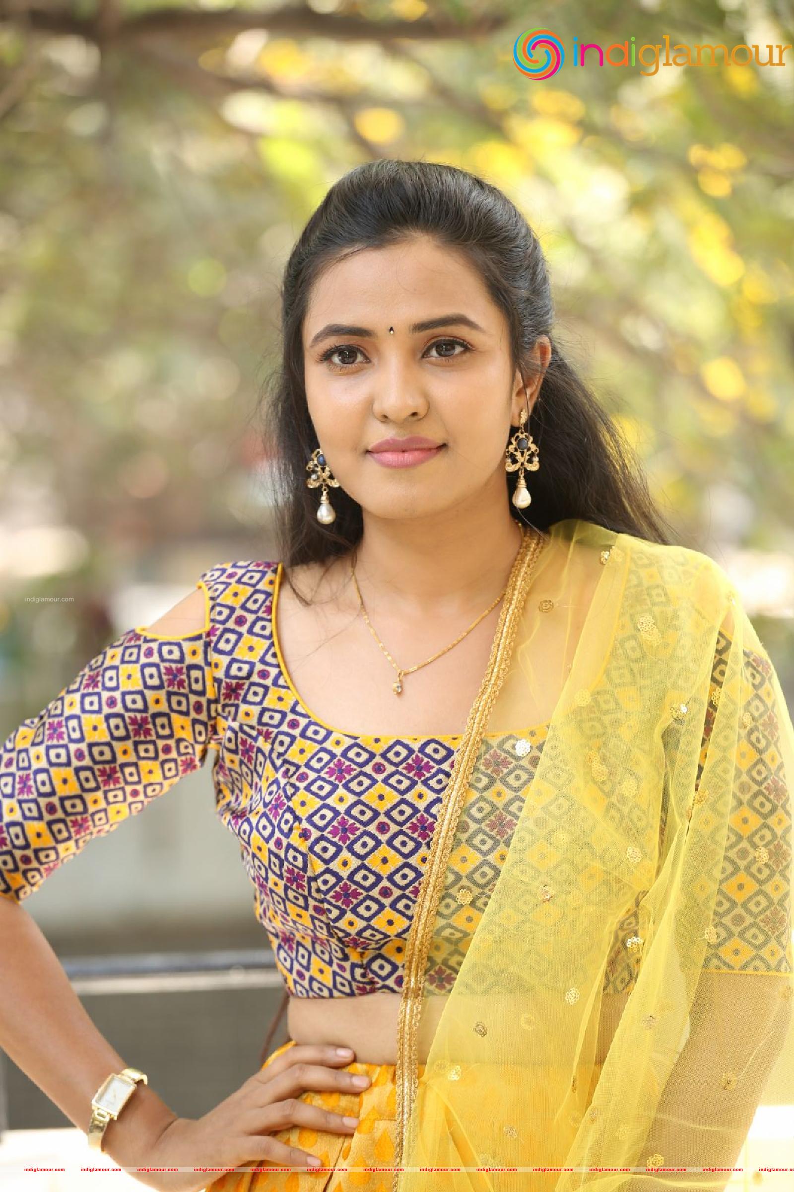 Sunitha Sadhguru Actress hd photo