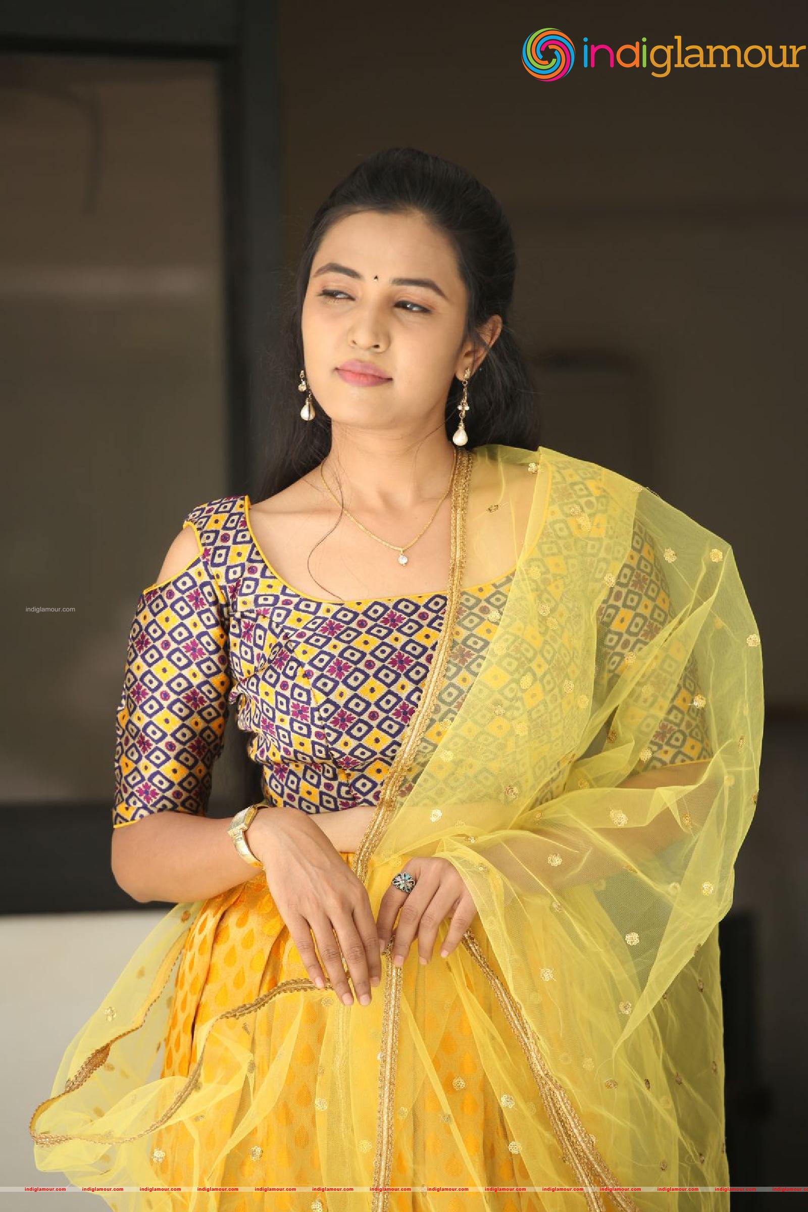 Sunitha Sadhguru Actress hd photo
