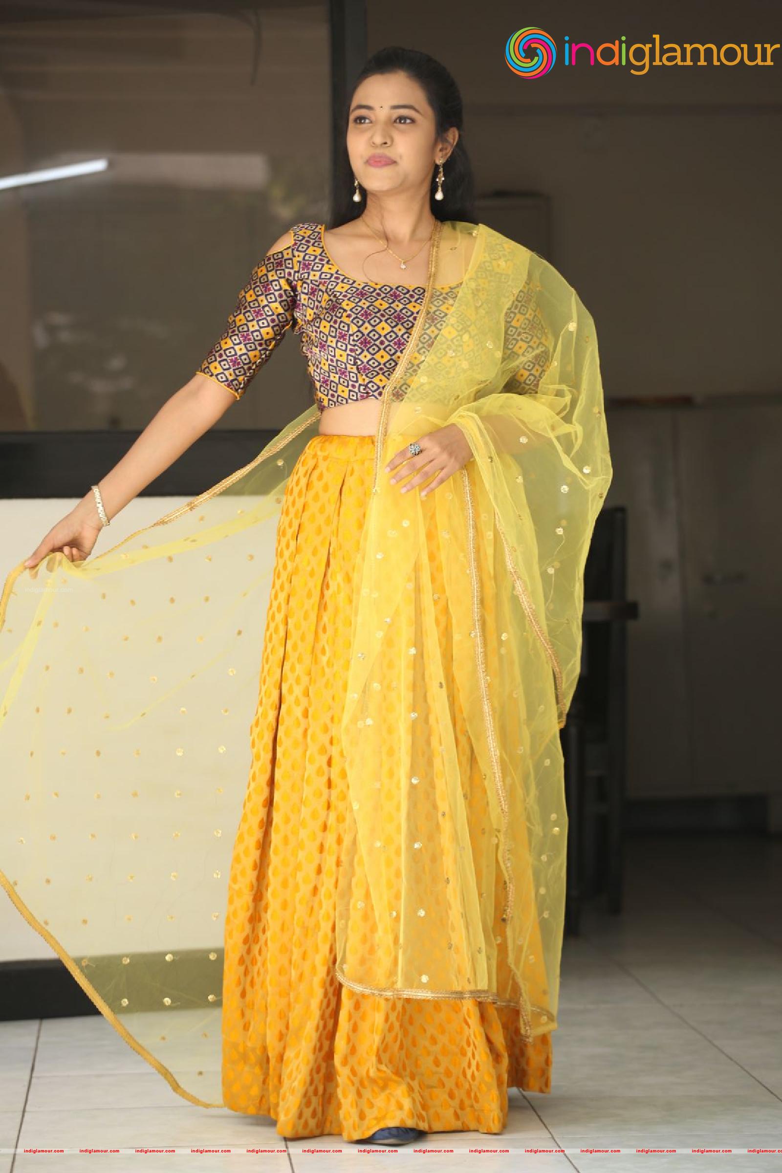Sunitha Sadhguru Actress hd photo