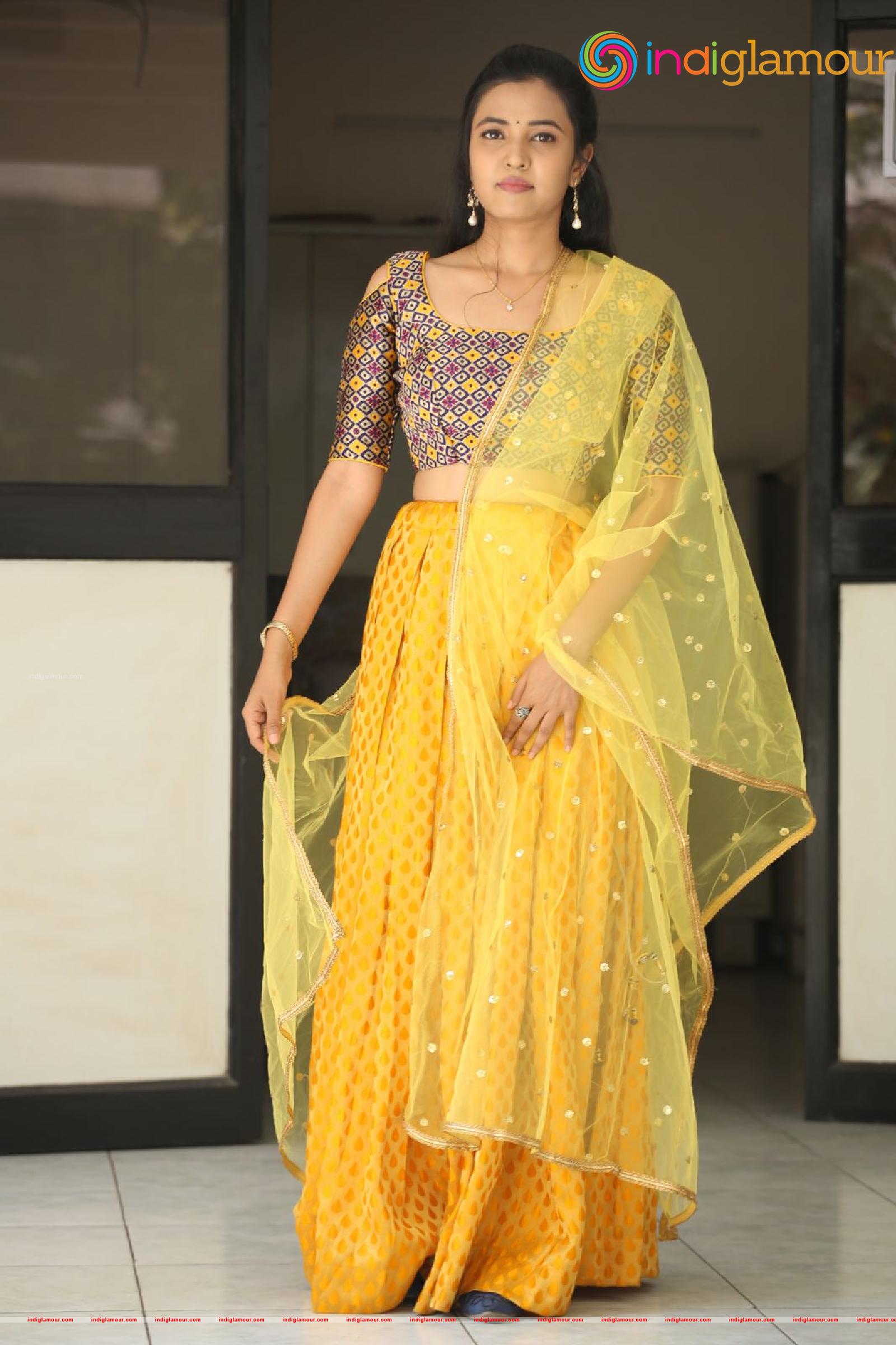 Sunitha Sadhguru Actress hd photo