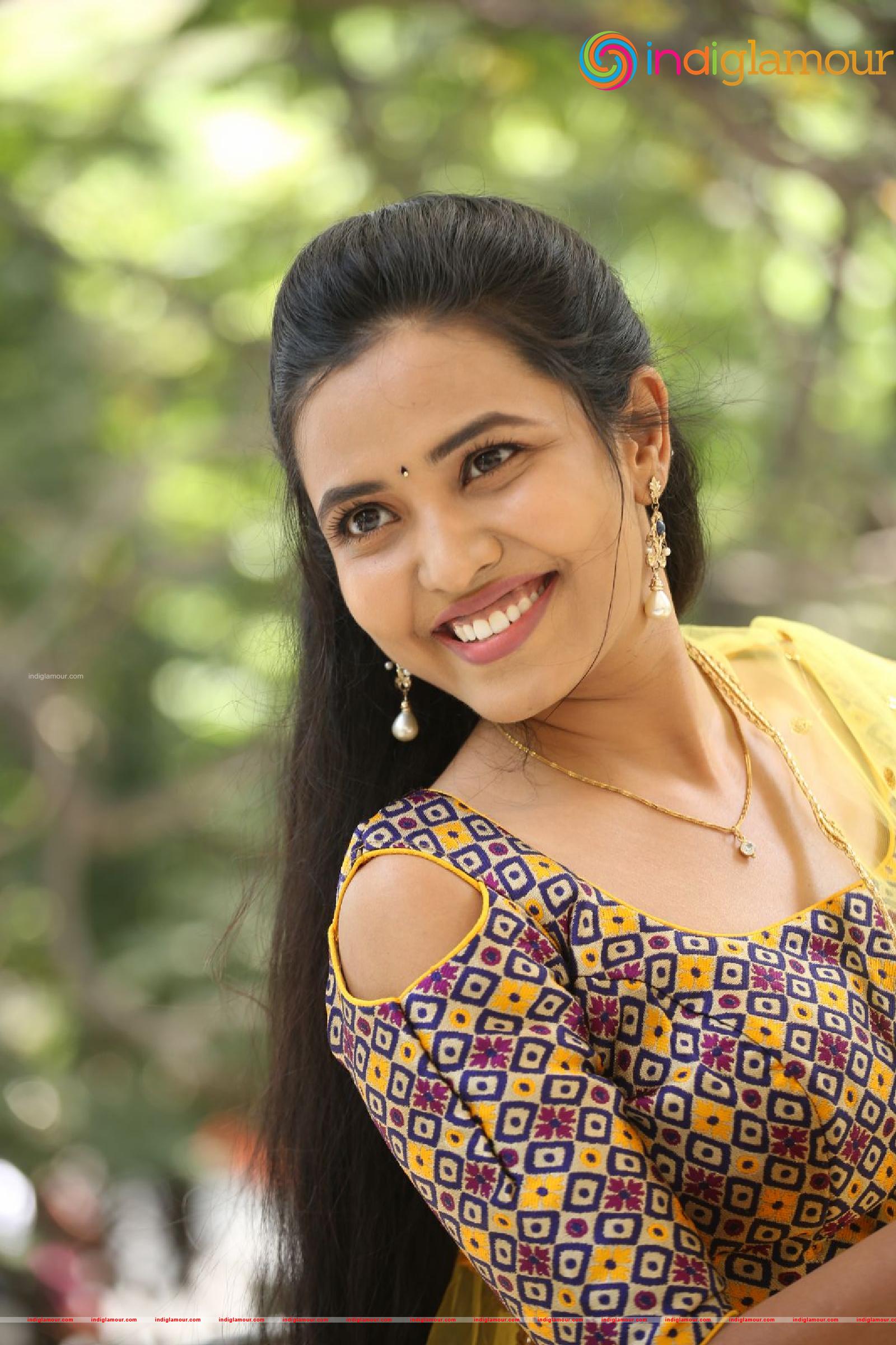 Sunitha Sadhguru Actress hd photo