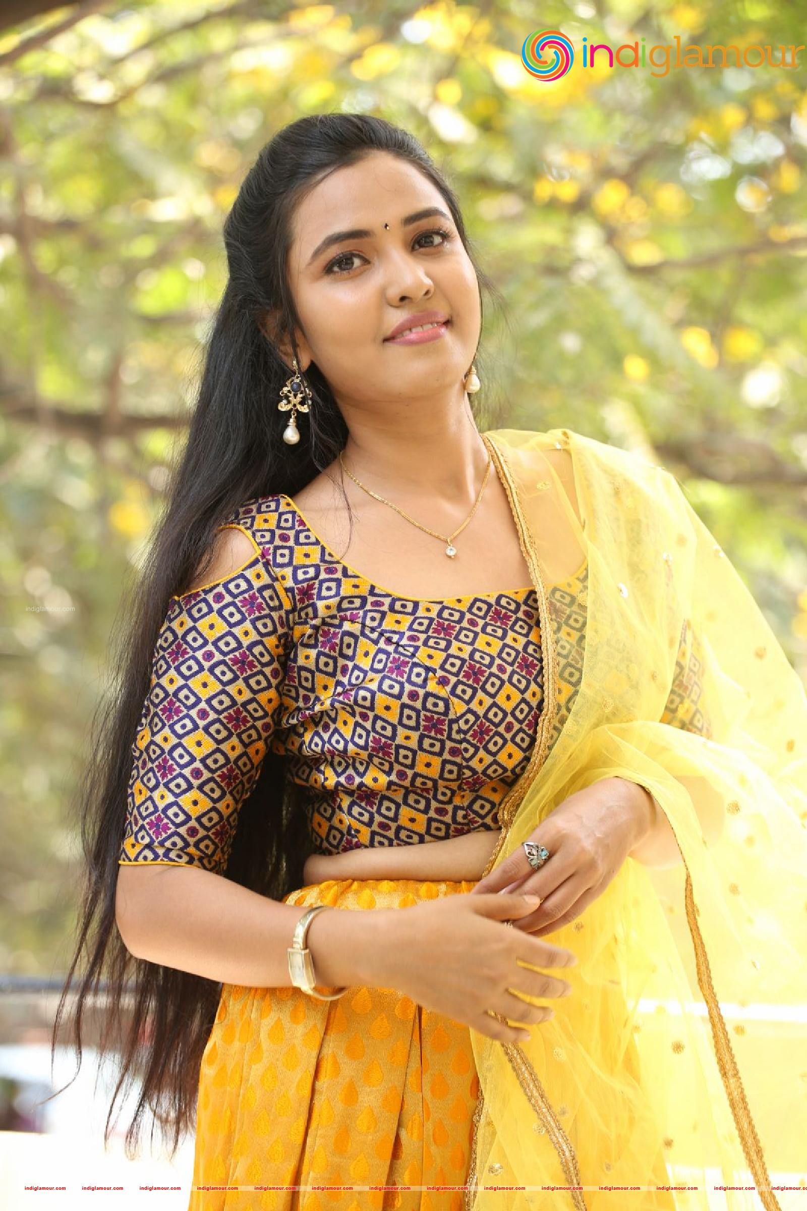 Sunitha Sadhguru Actress hd photo