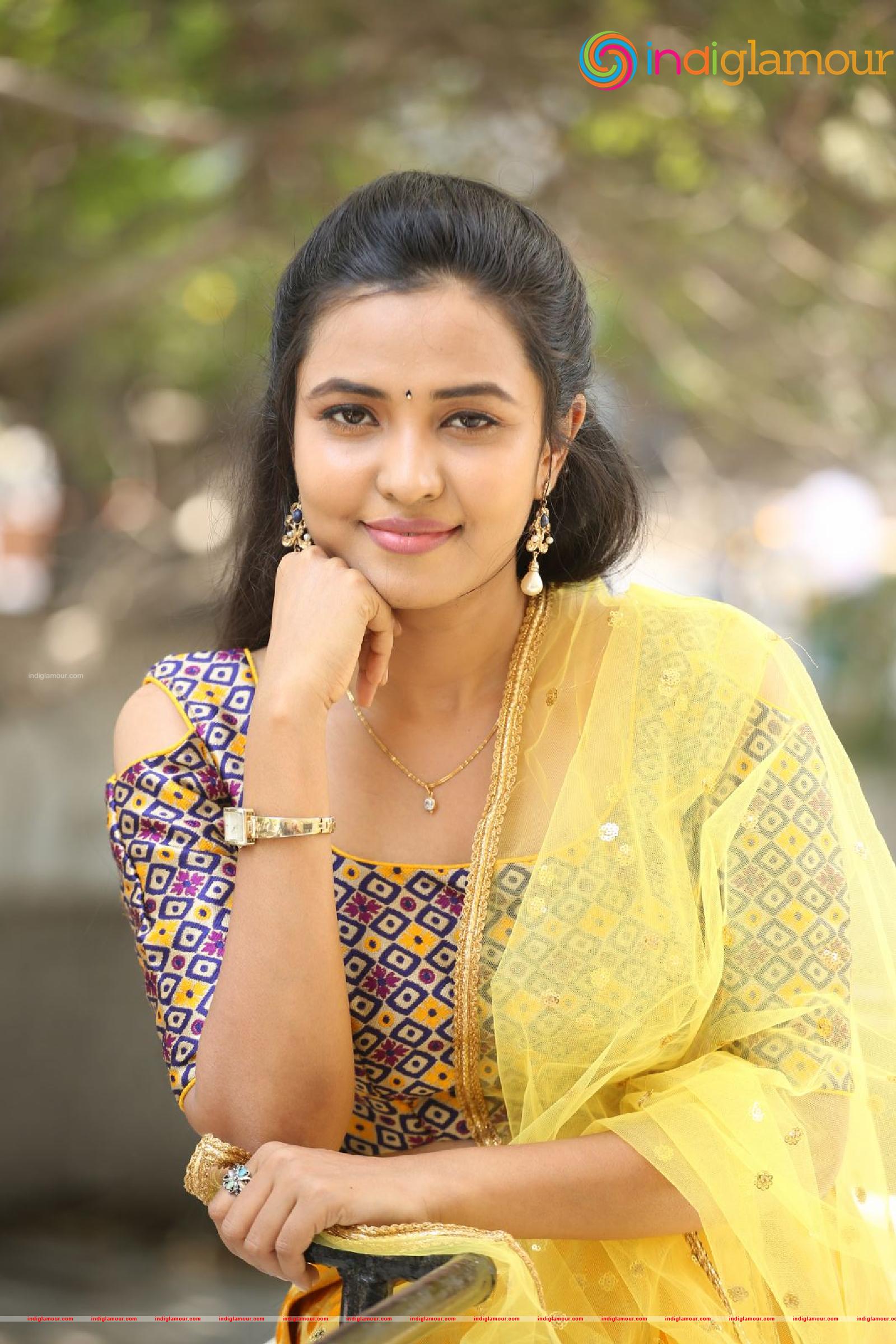 Sunitha Sadhguru Actress hd photo