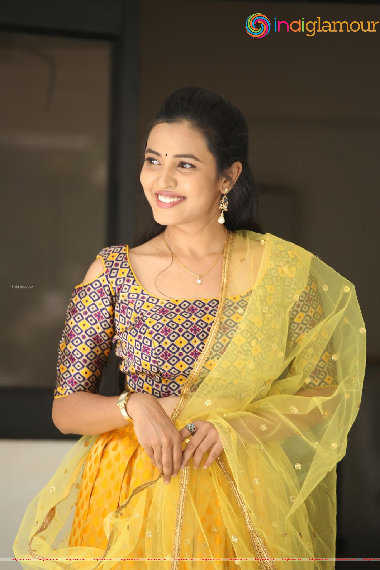 Sunitha Sadhguru Actress hd photo