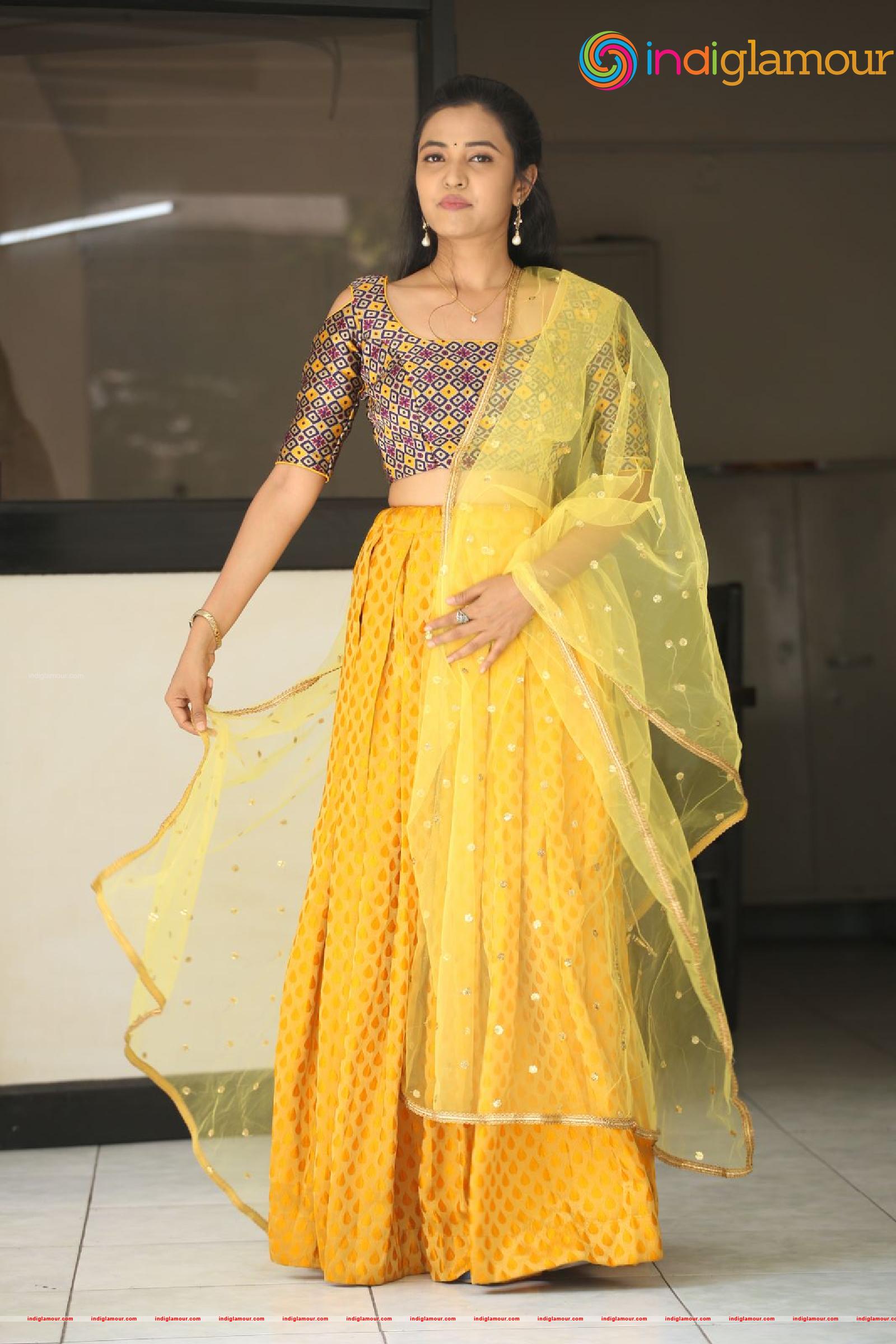 Sunitha Sadhguru Actress hd photo