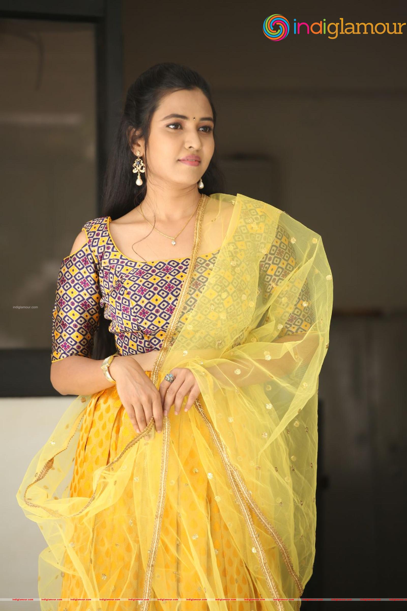 Sunitha Sadhguru Actress hd photo