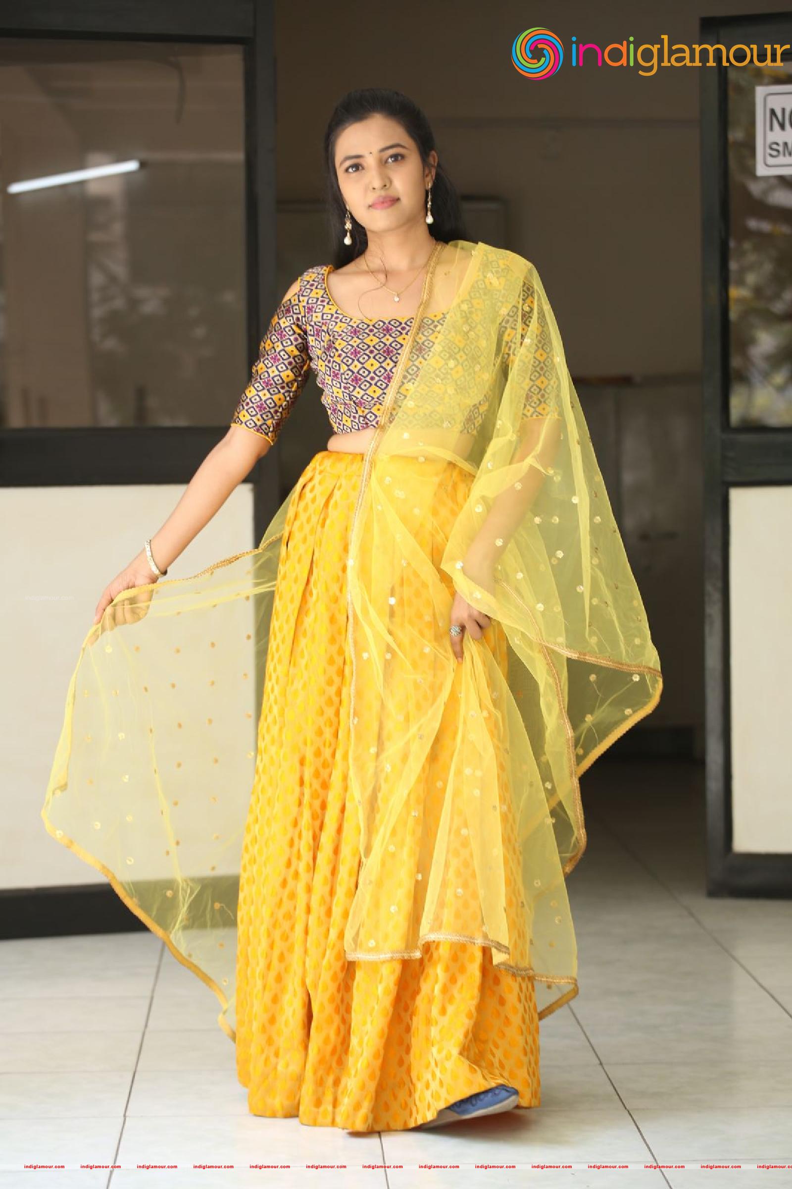 Sunitha Sadhguru Actress hd photo