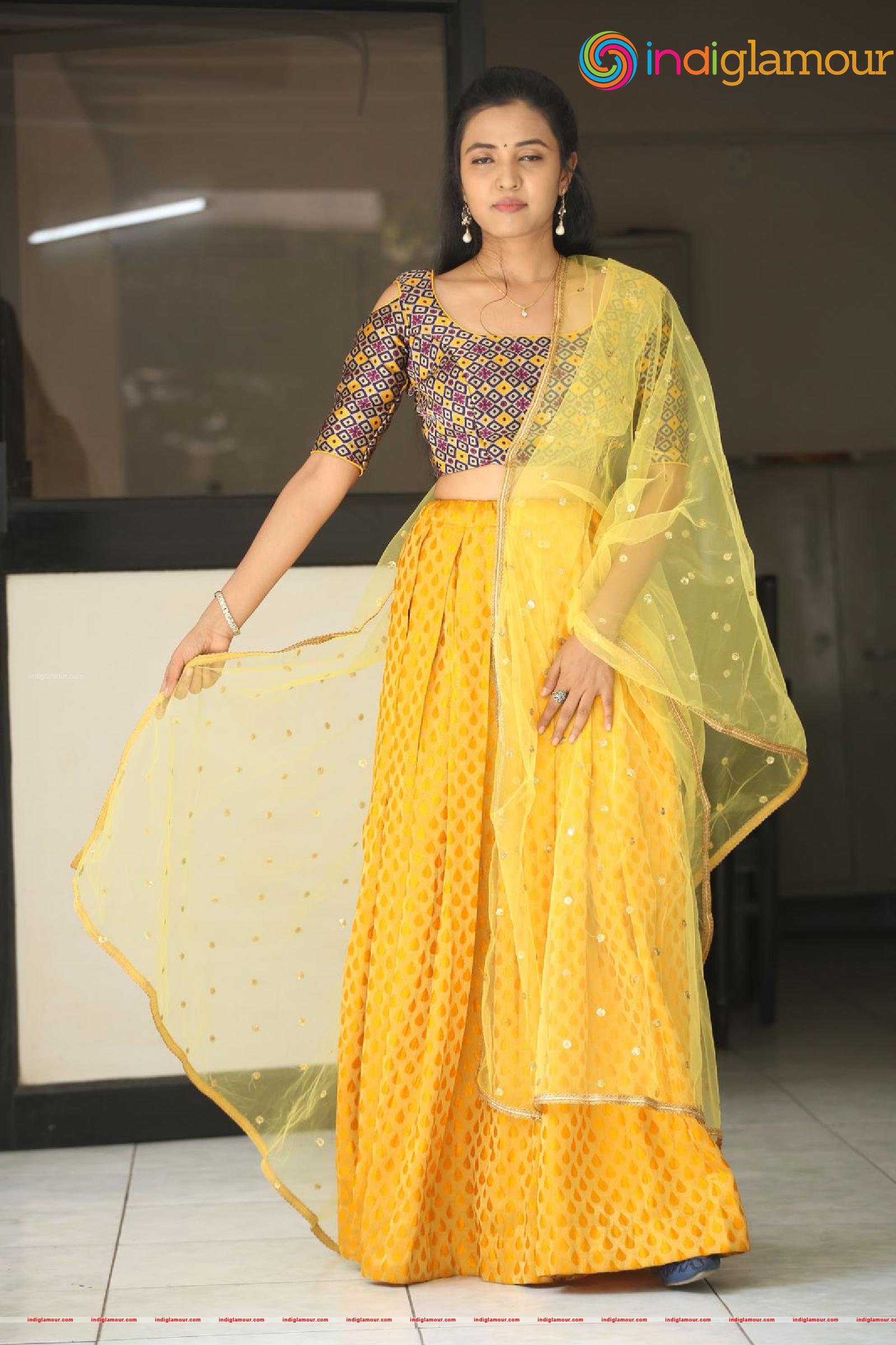 Sunitha Sadhguru Actress hd photo
