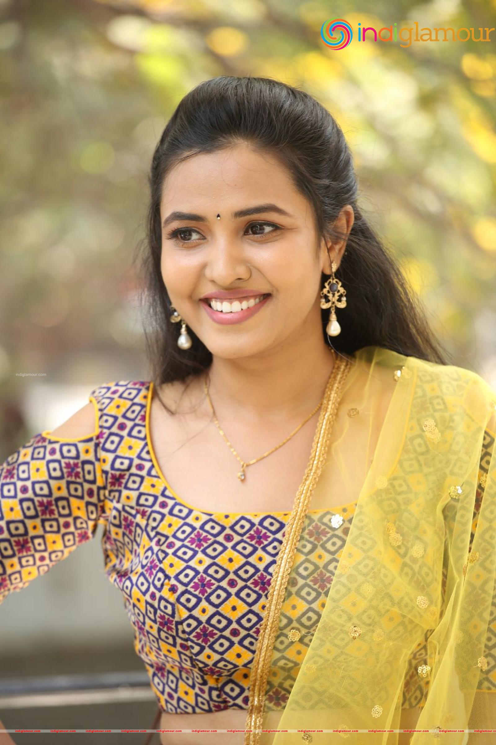Sunitha Sadhguru Actress hd photo