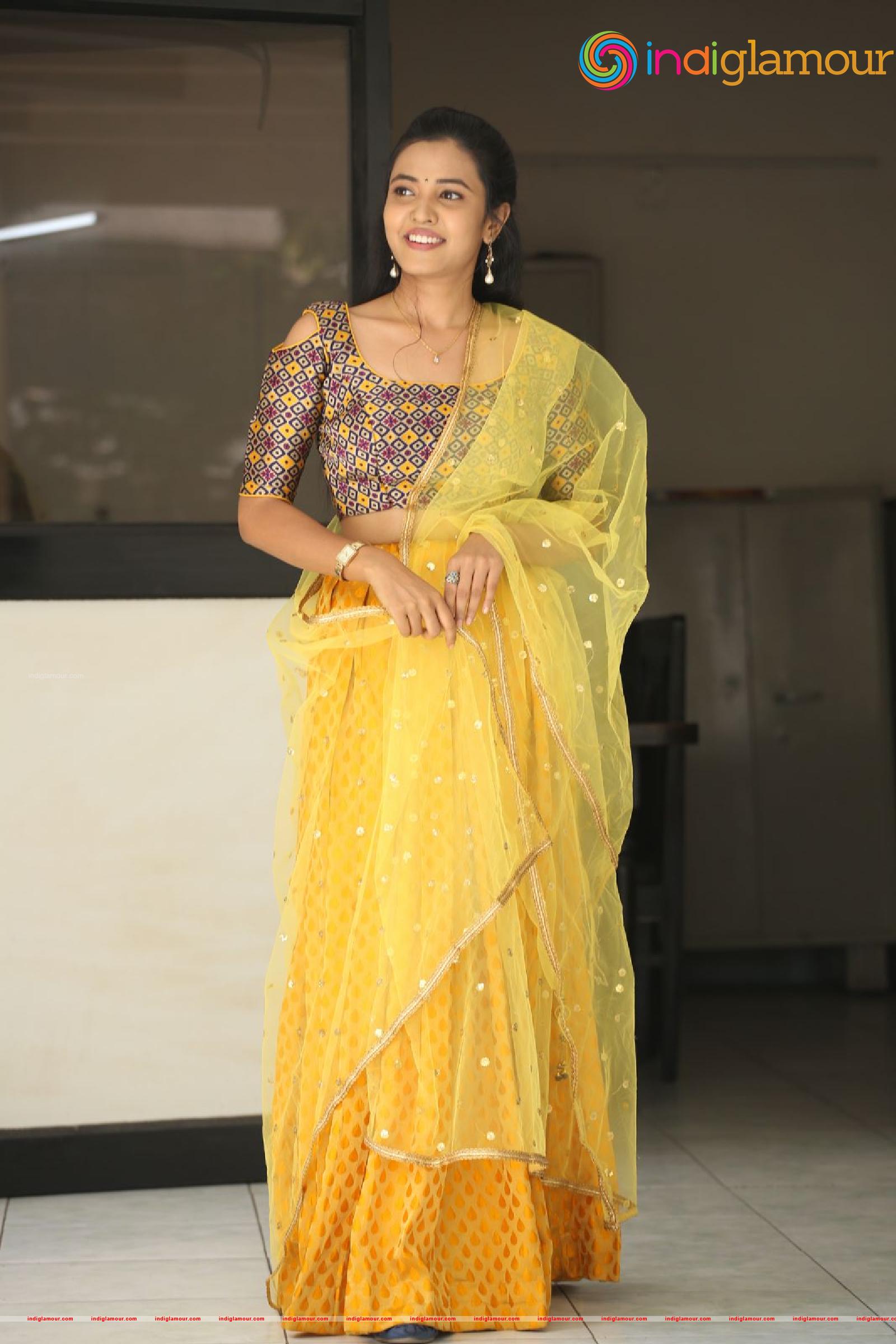Sunitha Sadhguru Actress hd photo