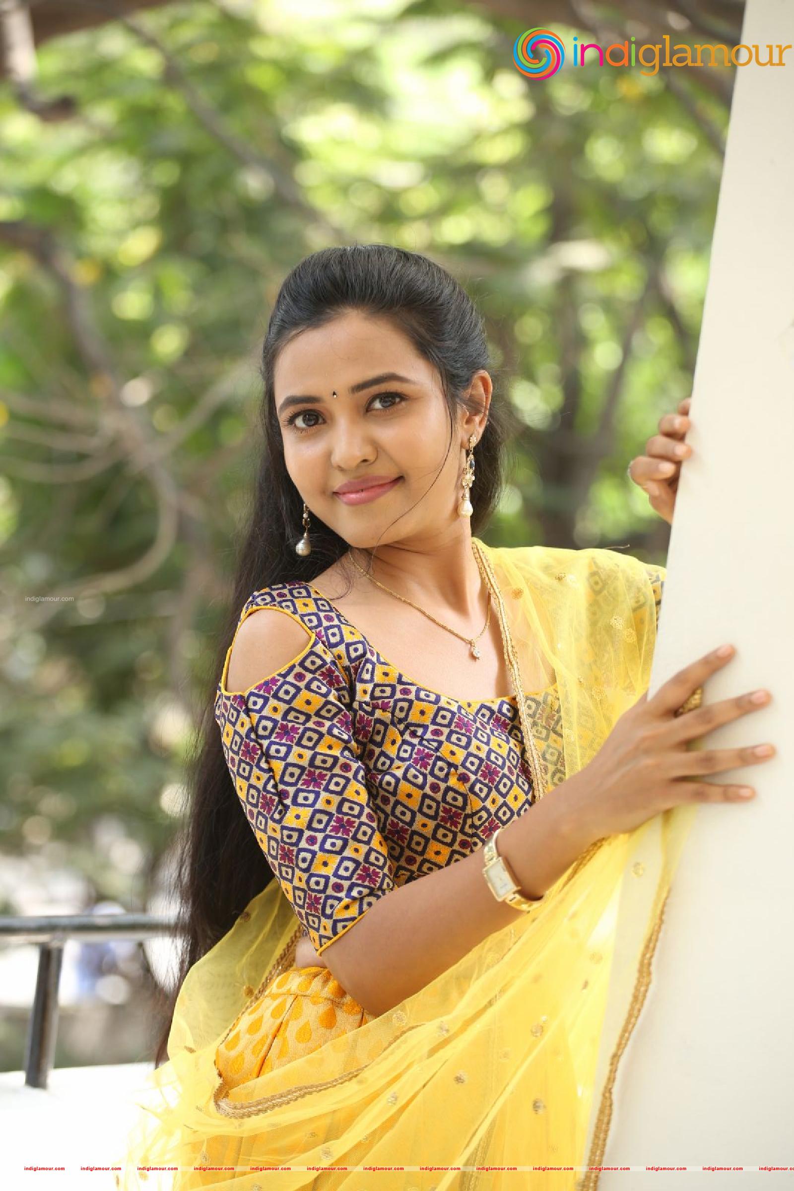 Sunitha Sadhguru Actress hd photo